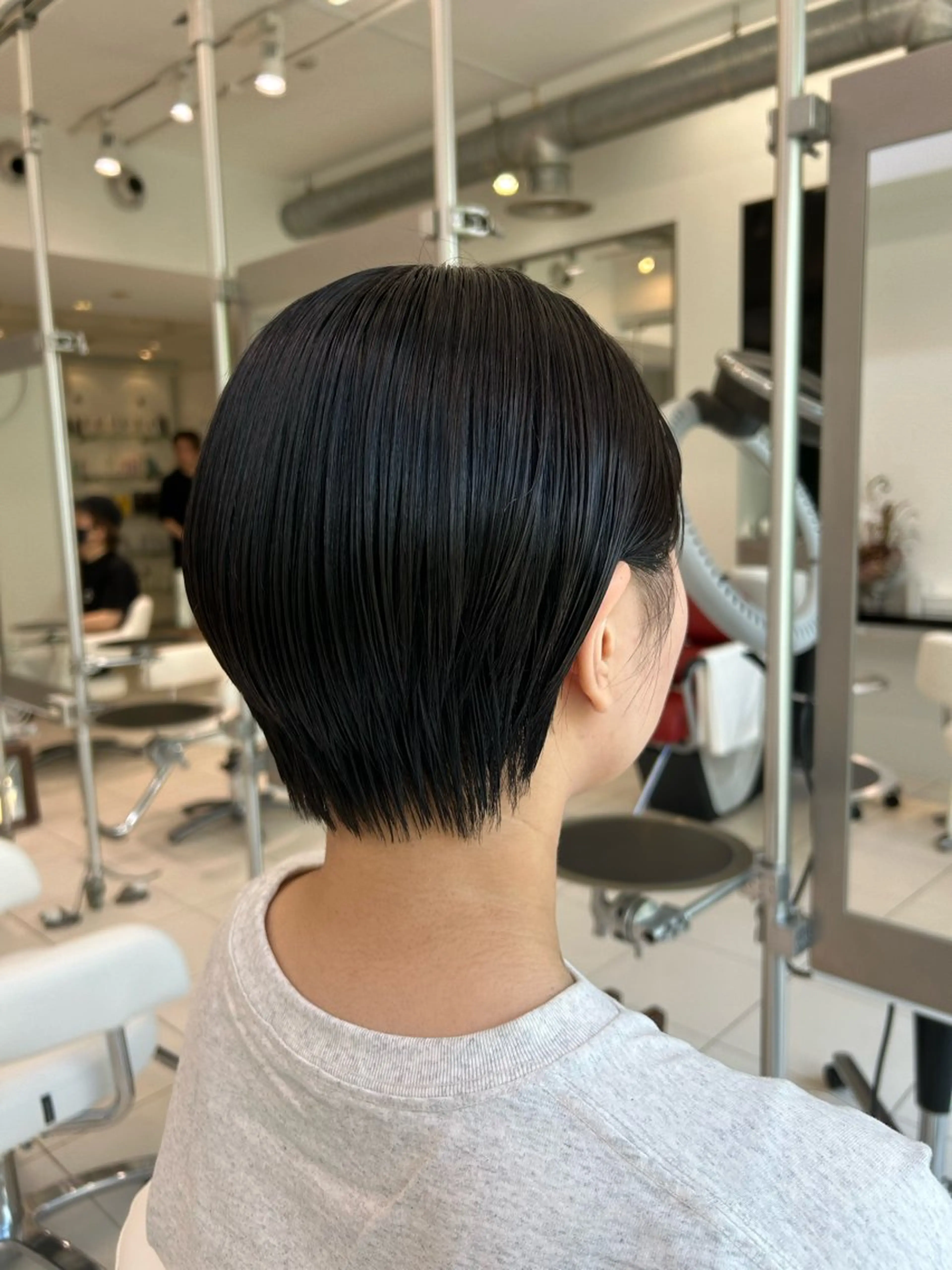 🌈🧡平日水木金朝9:00​〜​ショートボブカット+4ステップトリートメント無料です！！の写真