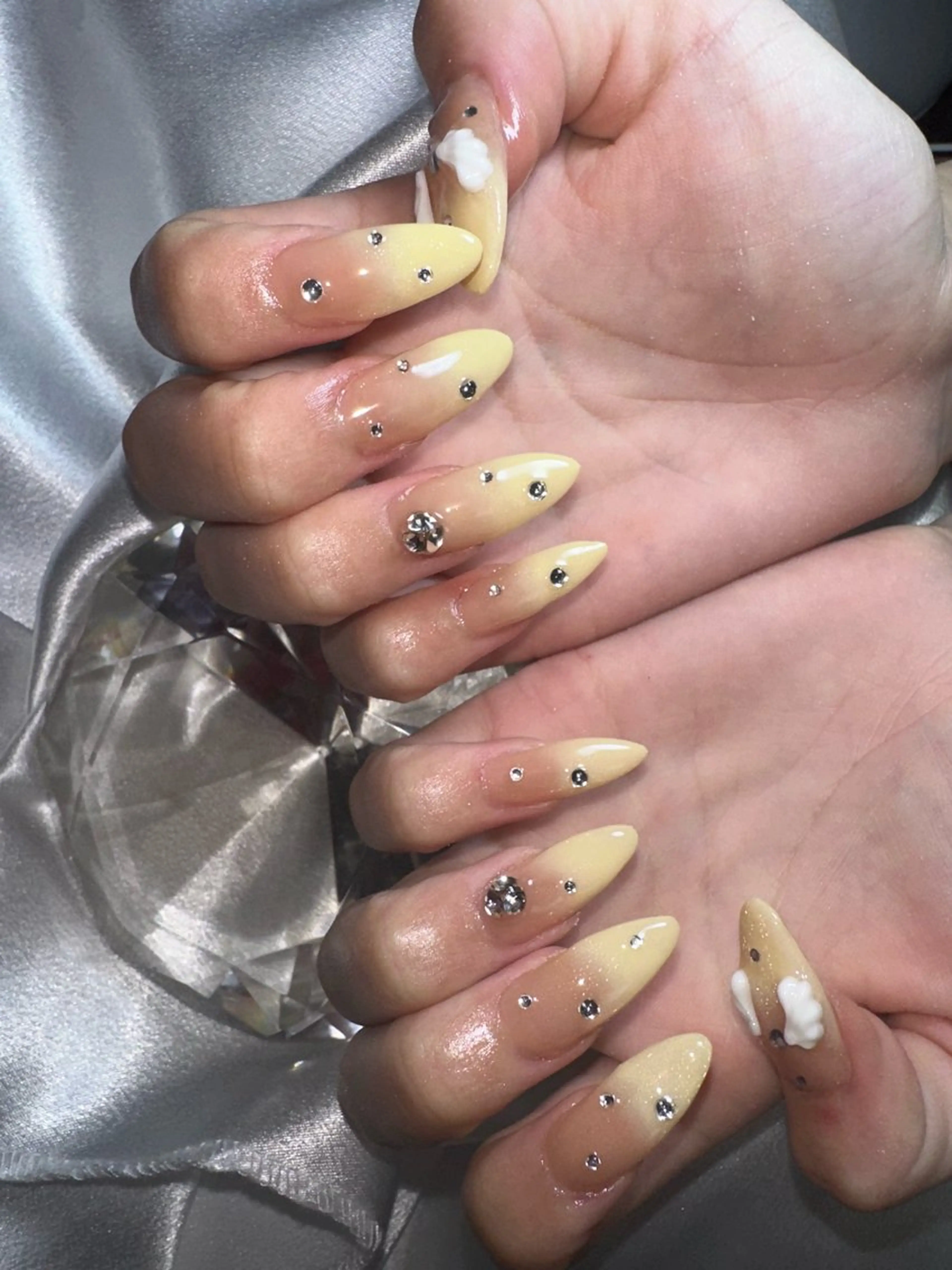ミディアム ハンドネイル YOKOSUKA NAILS💅✨のネイルデザイン