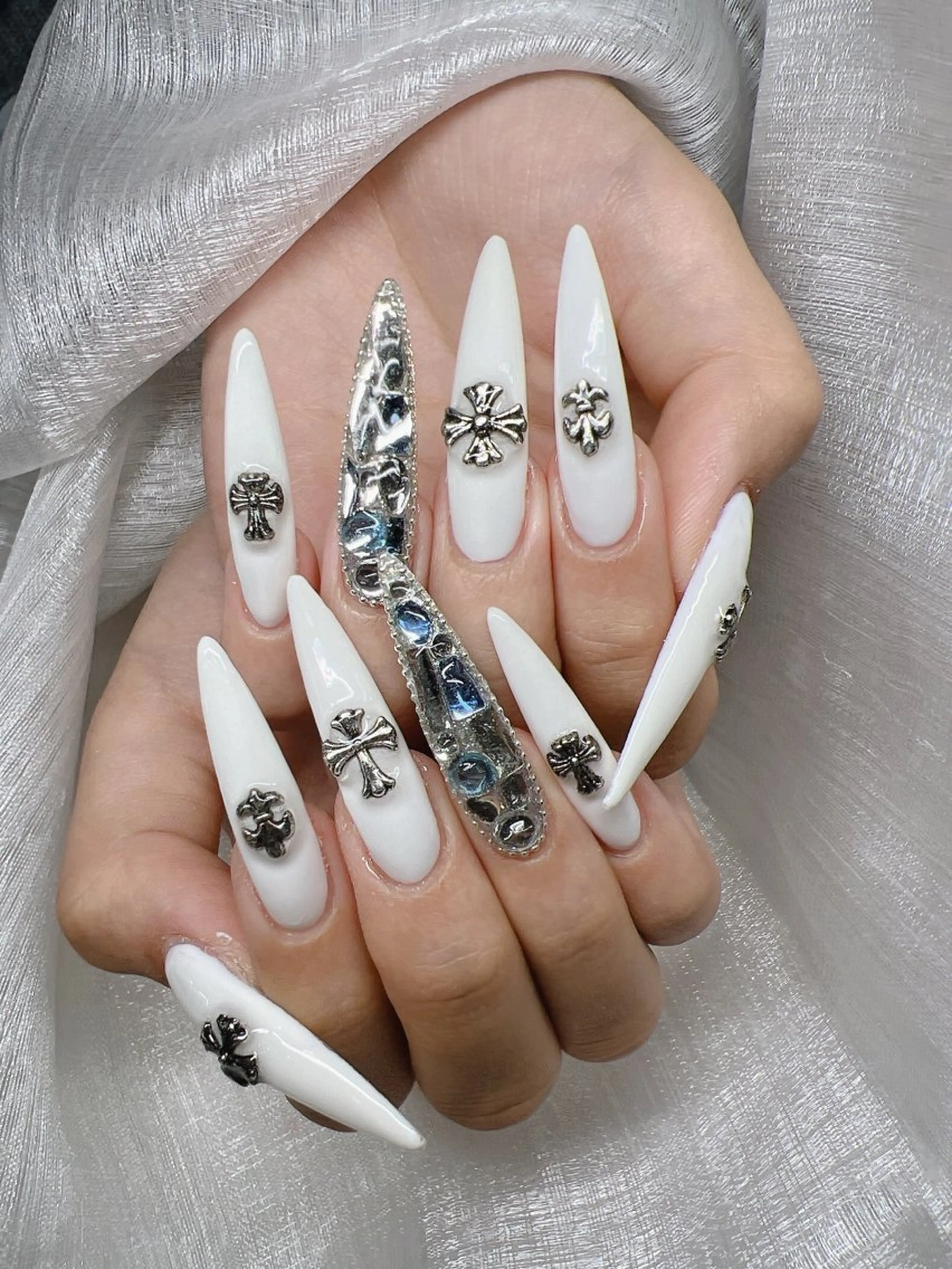 ネイル 長さ出し グラデーション 卒業式 キラキラネイル マグネットネイル ハンドネイル Lee Nails チップ長さだし専門店のネイルデザイン