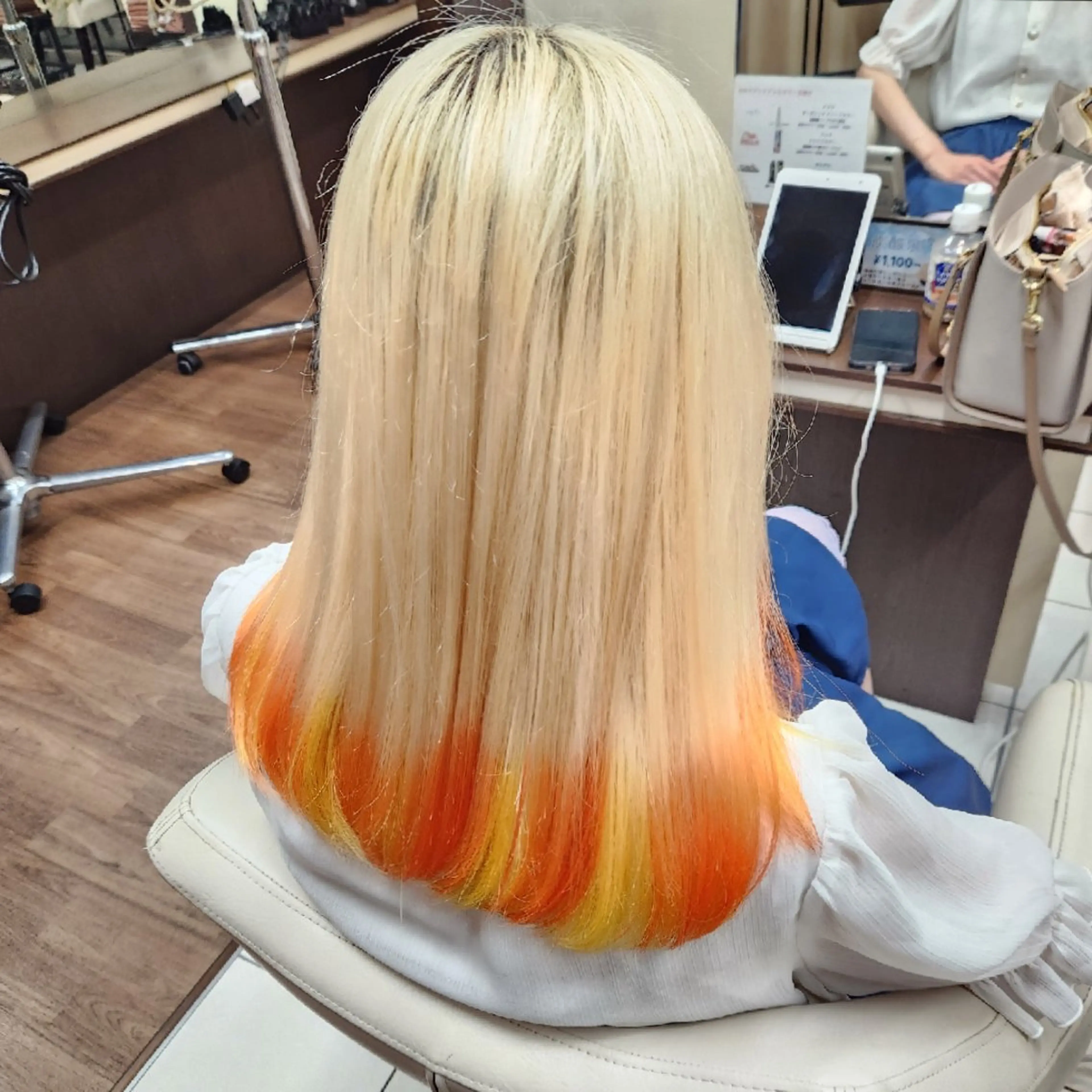 セミロング カラー 推しアニメカラー🌈 ツヤ透明感カラー🦄のヘアスタイル