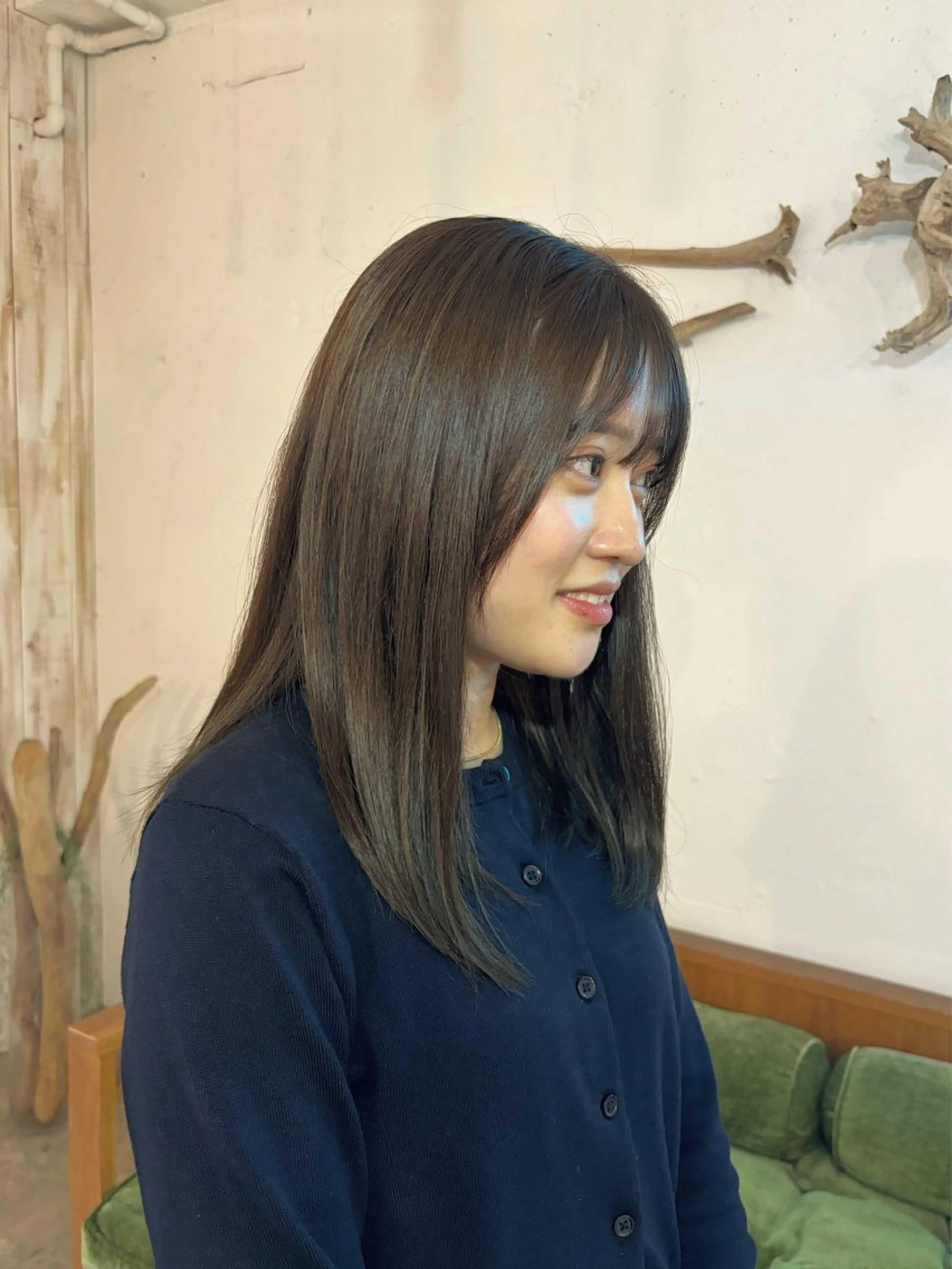 カラー 六信 咲希のヘアスタイル