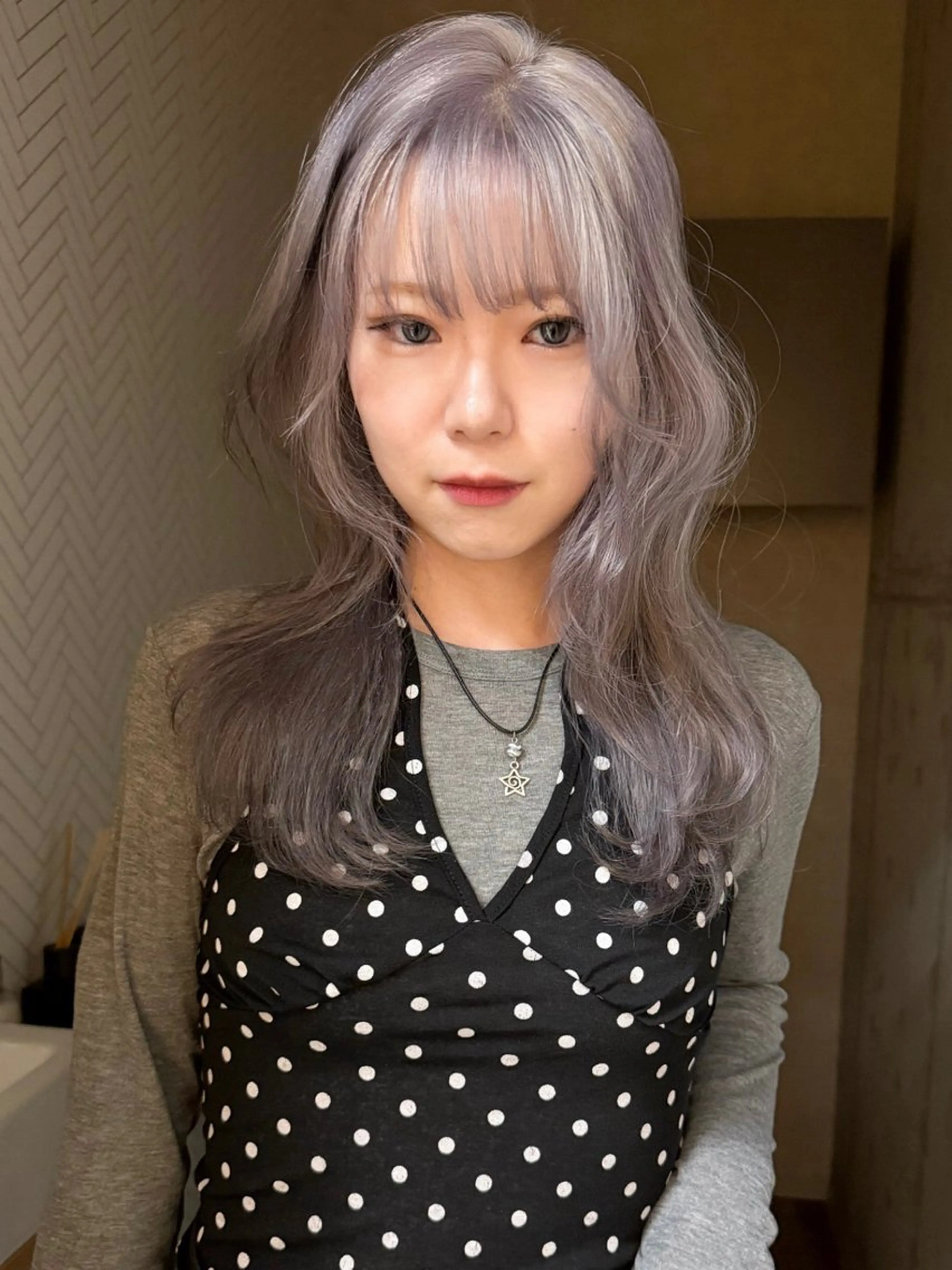 セミロング カラー ブリーチ ケアブリーチ ハイトーンカラー ラベンダーカラー シルバー ヘアカラー ブリーチ/ベージュ 💕/momoaのヘアスタイル