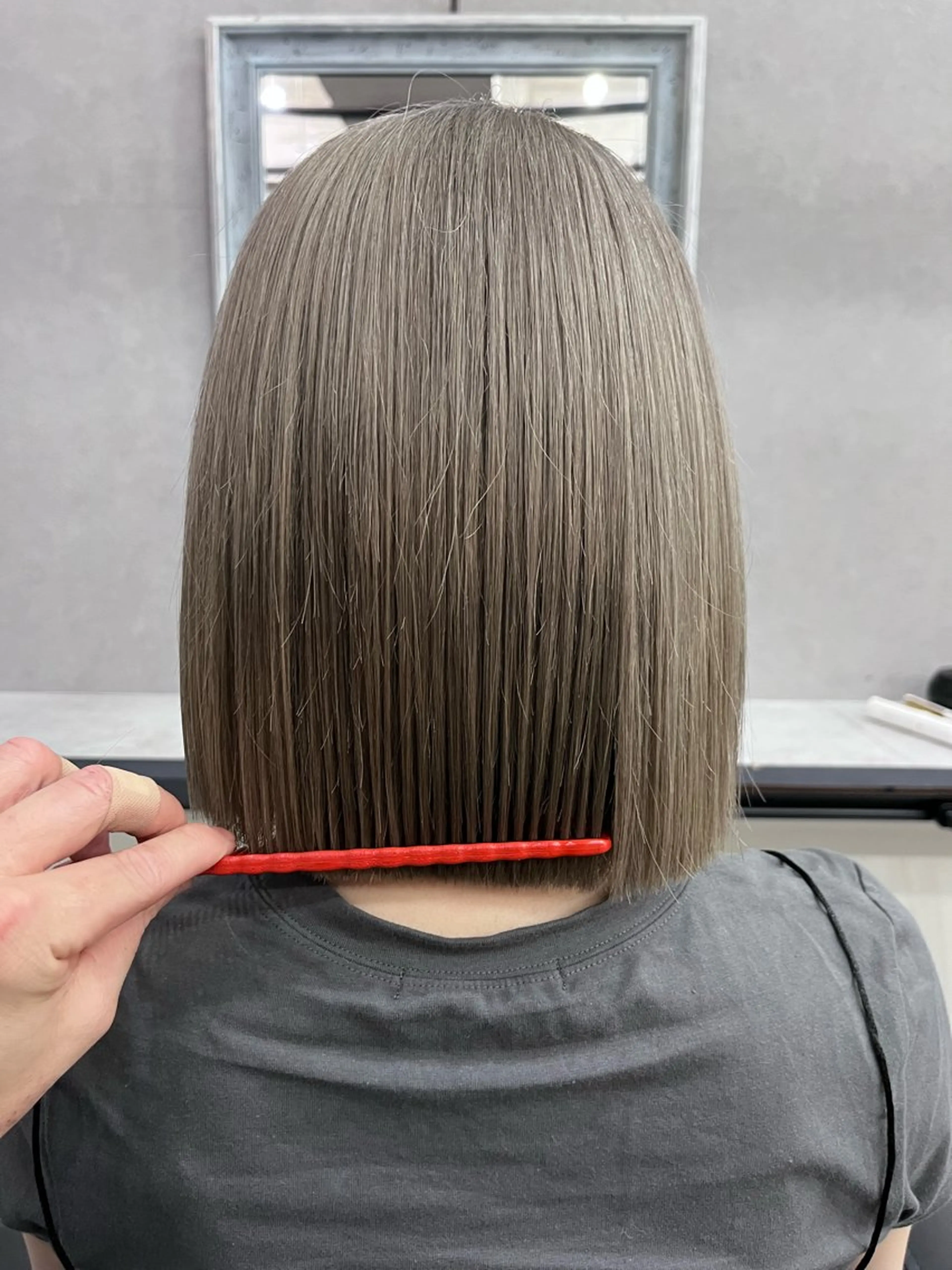 ショート カラー グレージュ ヘアカラー トリートメント メンズパーマ ヘアカラー大成のヘアスタイル