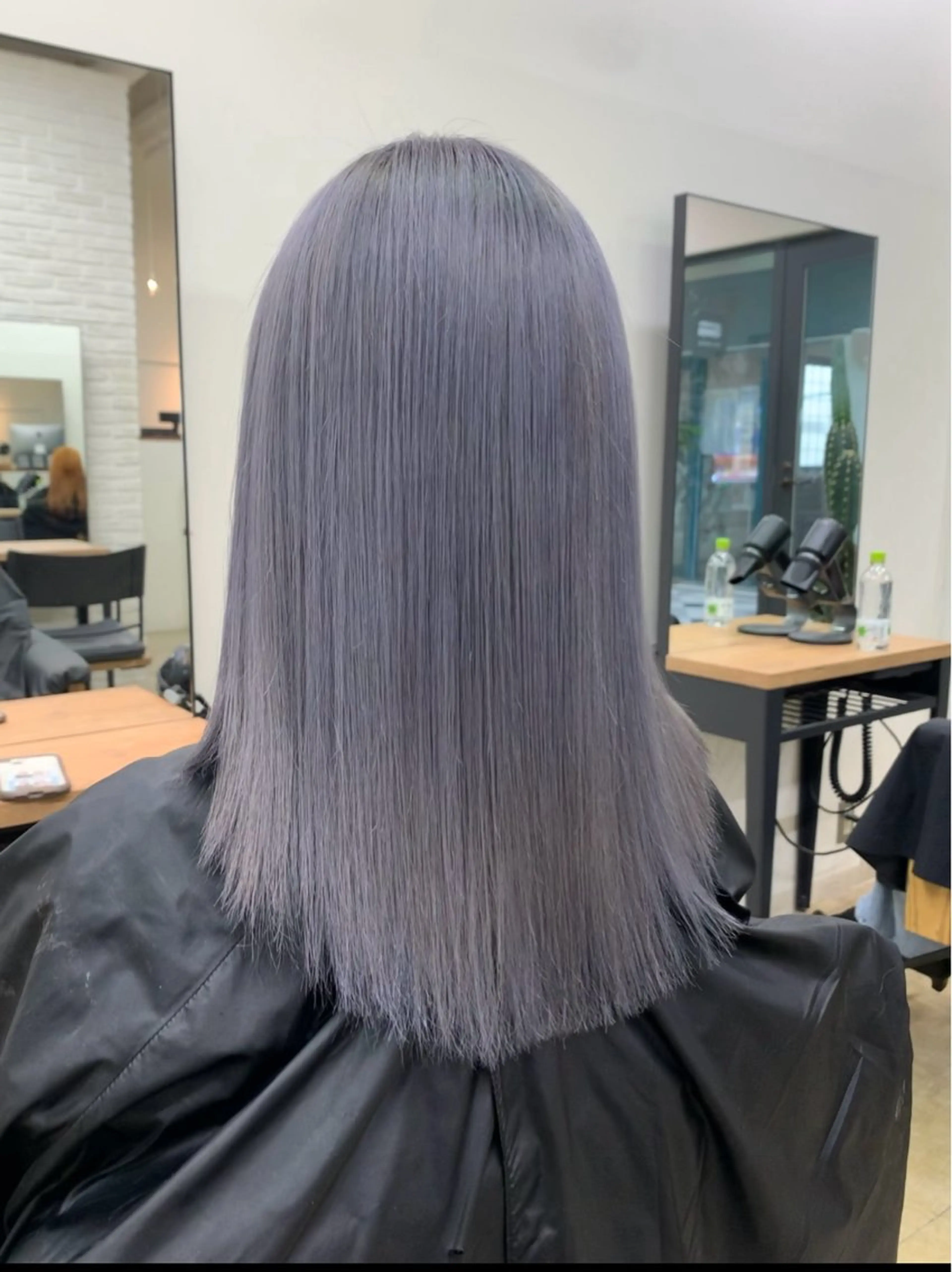 ミディアム カラー アッシュ シルバー Zina/艶髪/ ハイトーン/YUKAのヘアスタイル