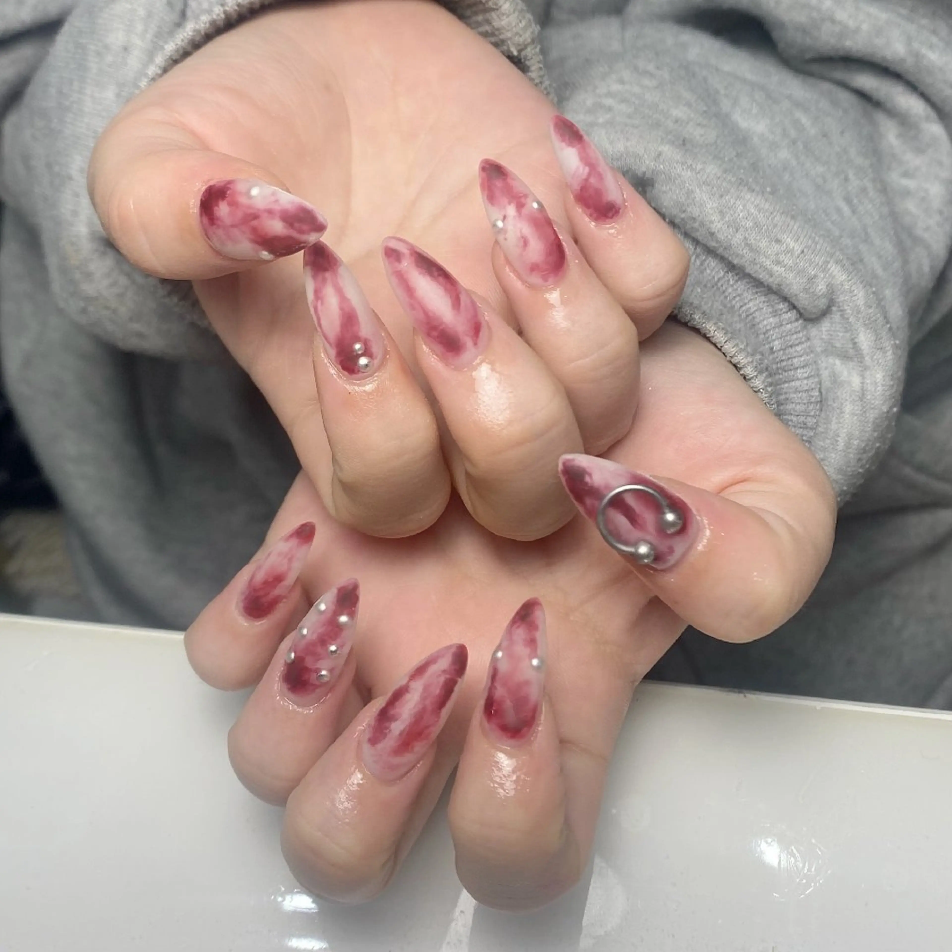 ネイル チークネイル フレンチネイル ジェルネイル ガーリー キラキラネイル ハンドネイル UM Nail Salonのネイルデザイン