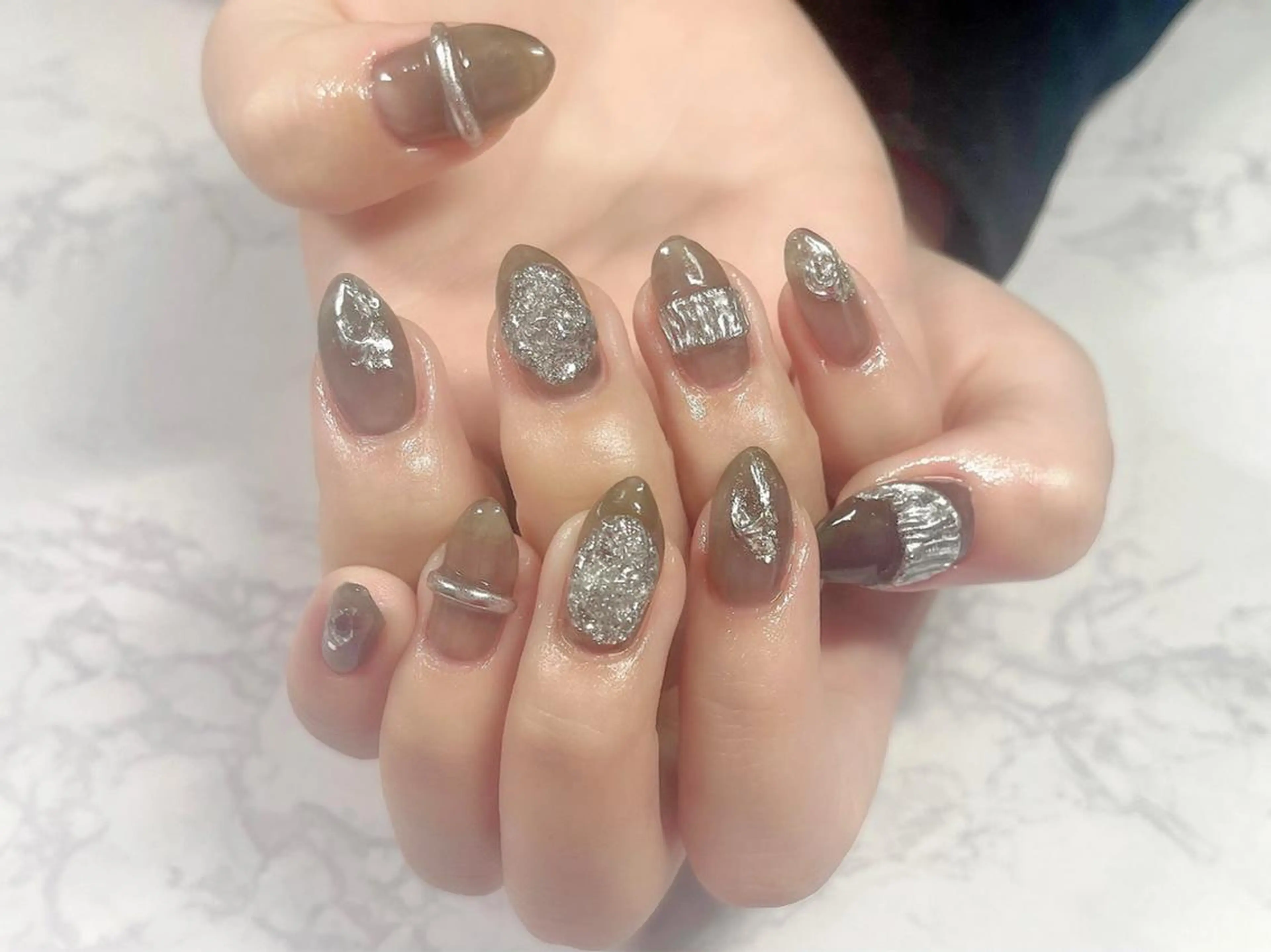 ネイル シルバー ハンドネイル Nail Salon KURELLYのネイルデザイン