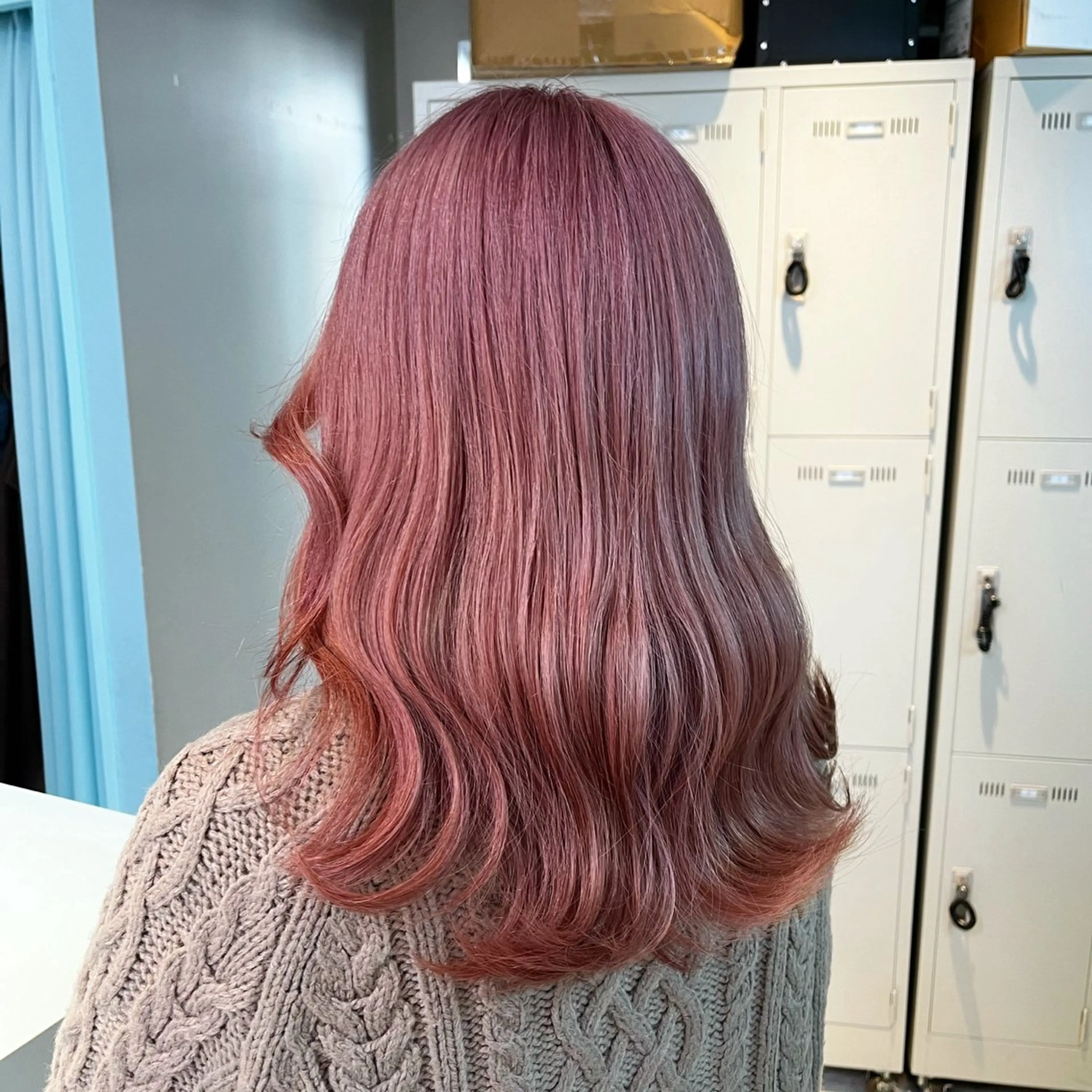 セミロング カラー ヘアカラー トリートメント ブリーチカラー 🩵MIZUKIのヘアスタイル