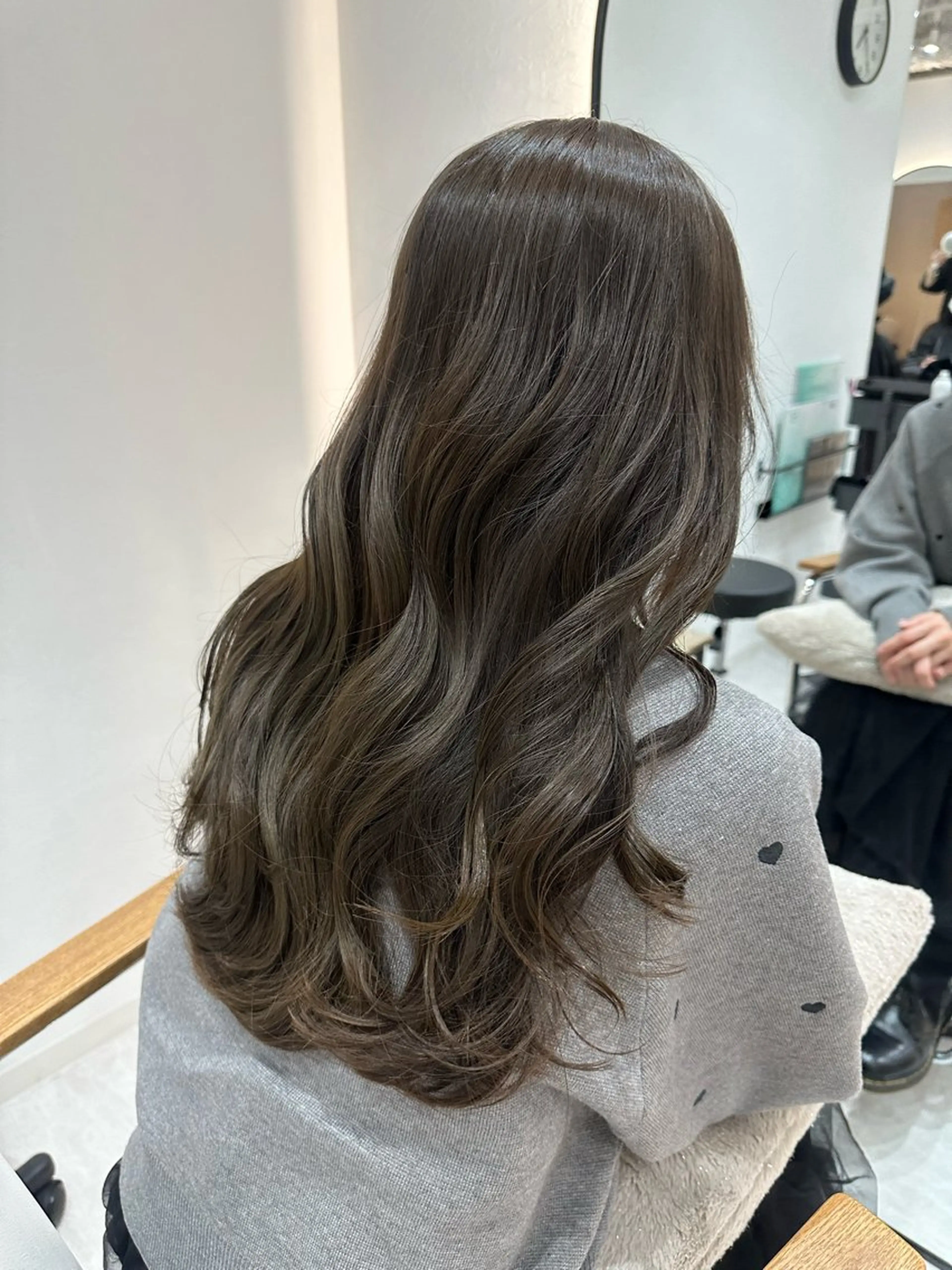 セミロング カラー アディクシーカラー ブリーチ ケアブリーチ デザインカラー ダブルカラー カット ヘアカラー トリートメント 韓国レイヤーカット/ 顔周りカットtamaのヘアスタイル