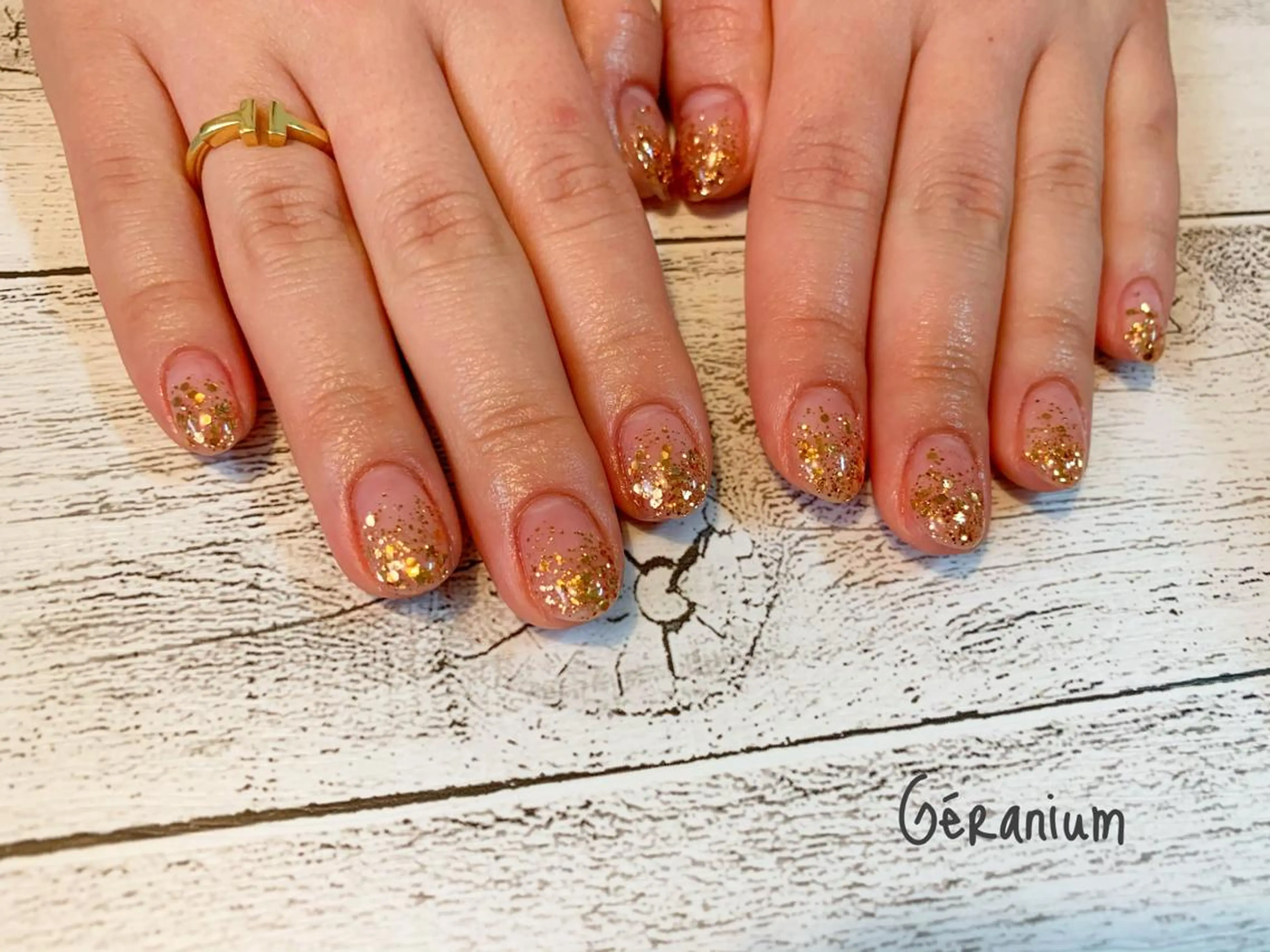 ネイル ラメ(グリッター) ラメグラデーション ニュアンスネイル ハンドネイル フットネイル GéRanium Harukaのネイルデザイン