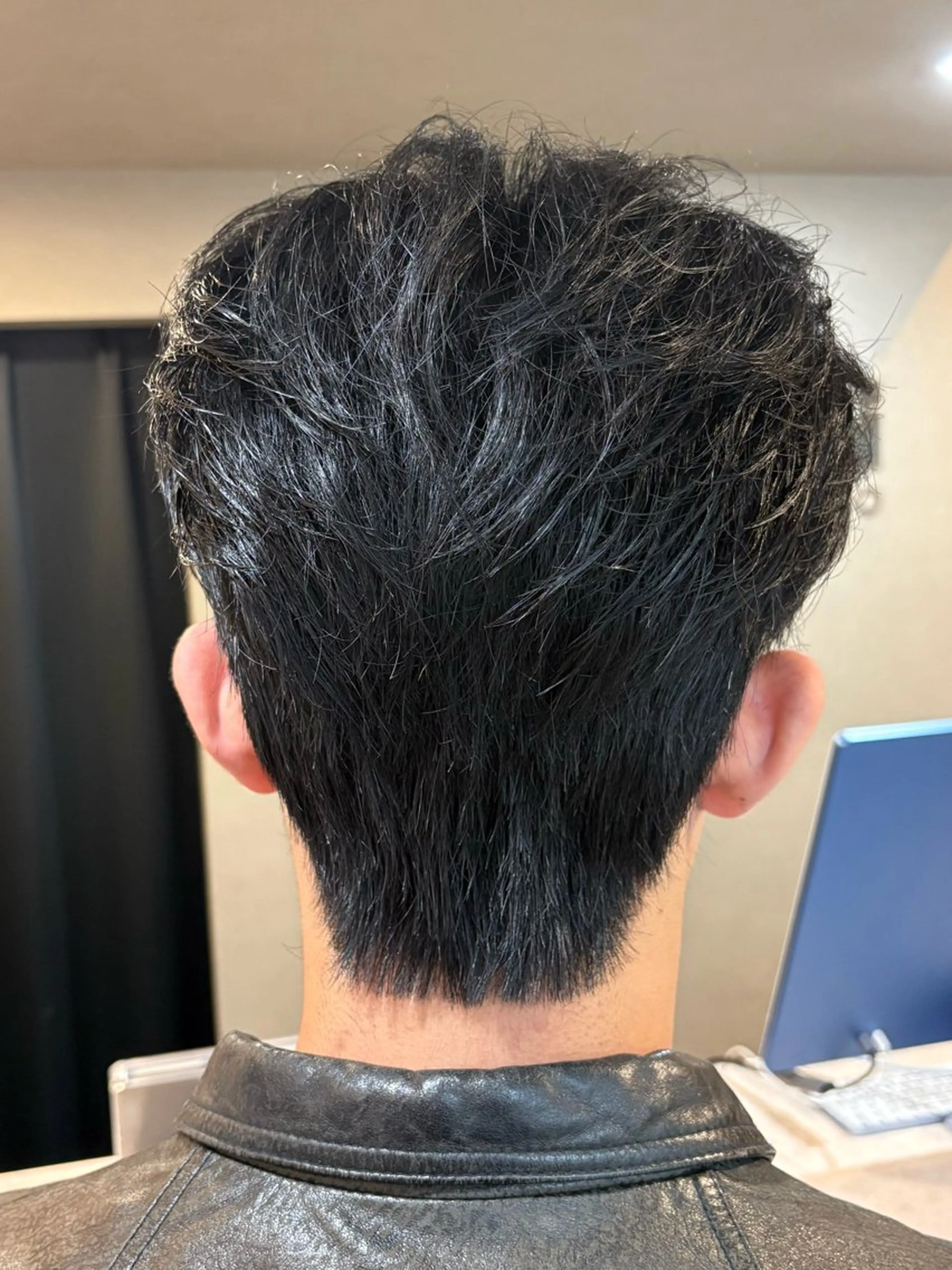 メンズ ダウンパーマ メンズ韓国風 メンズパーマ カット 門岡 昌輝のヘアスタイル