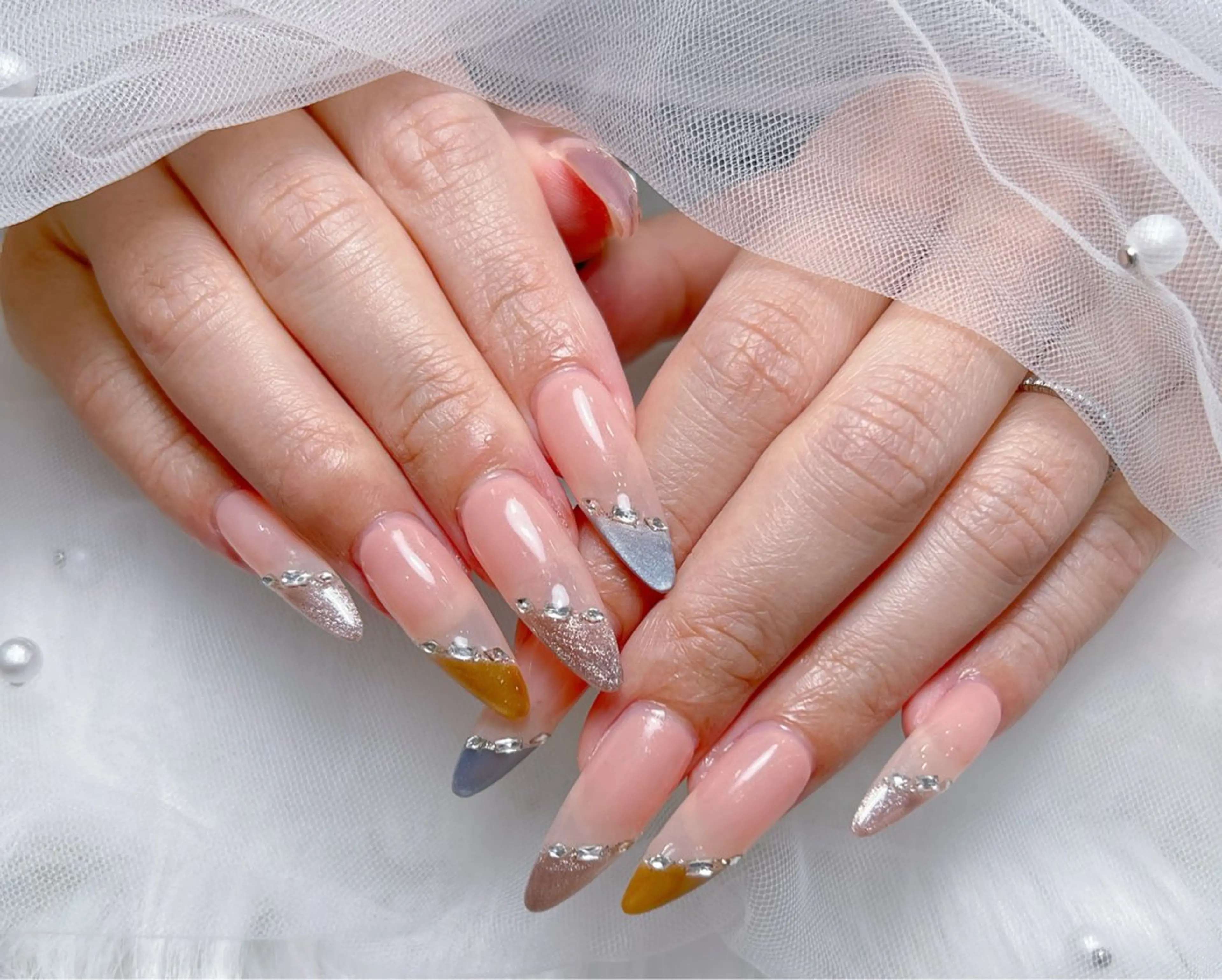 ネイル アートネイル オーロラネイル チークネイル 長さ出し フットネイル Miya _nailのネイルデザイン