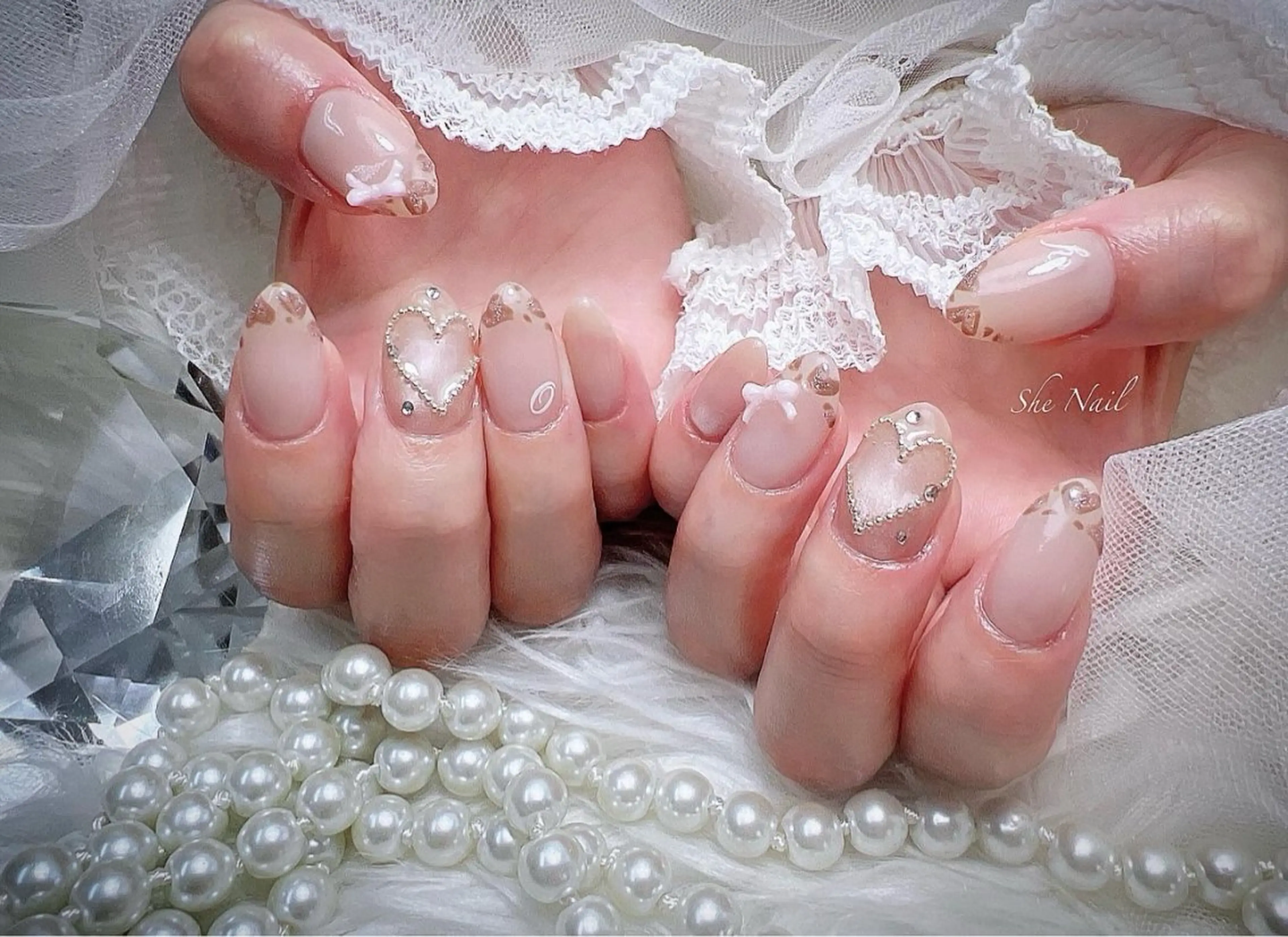 ネイル チークネイル 長さ出し グラデーション ラメ(グリッター) ラメグラデーション ハンドネイル She   Nail所属・ISA_ BELLAのネイルデザイン