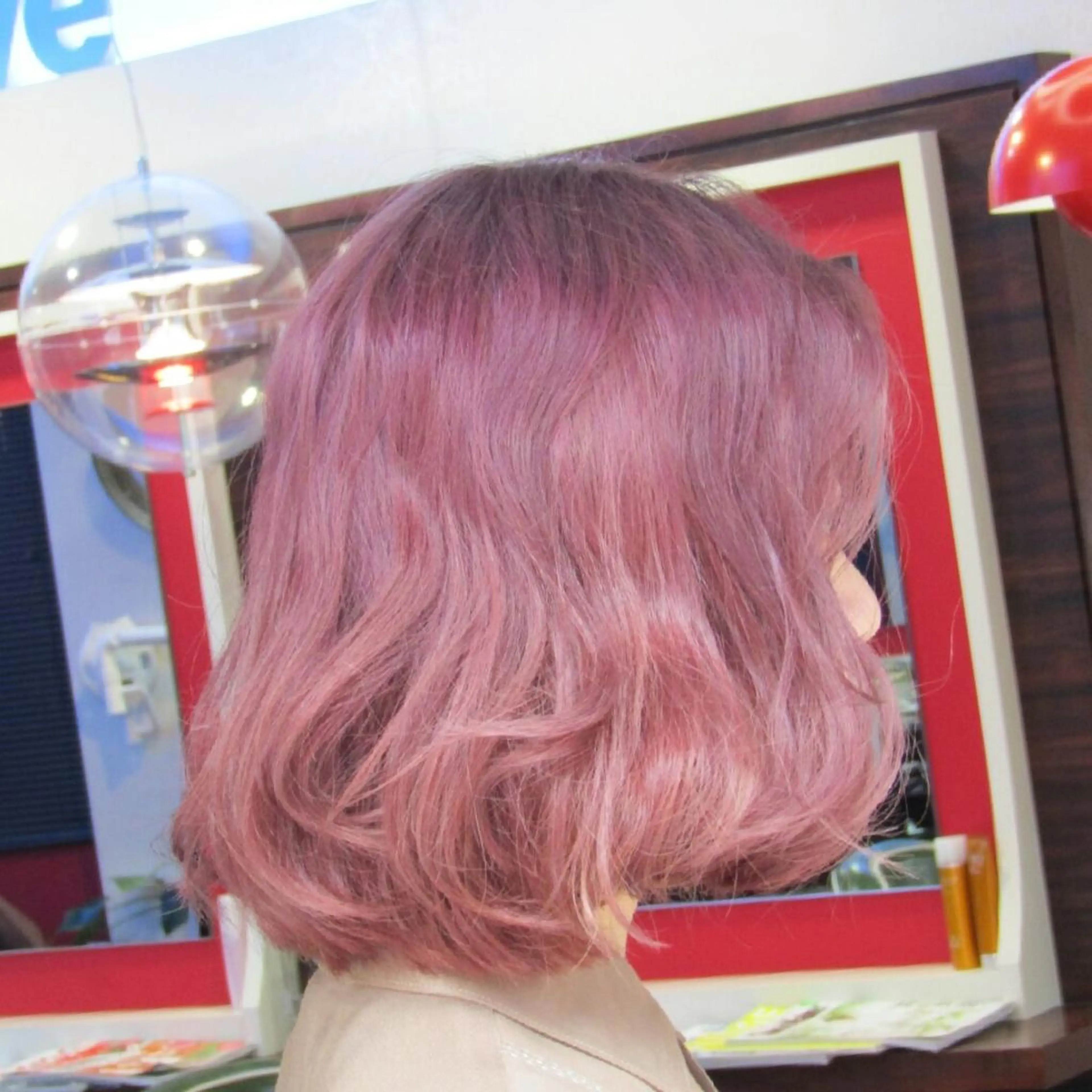 ミディアム カラー ハイトーンカラー ボブ はらだ はるなのヘアスタイル