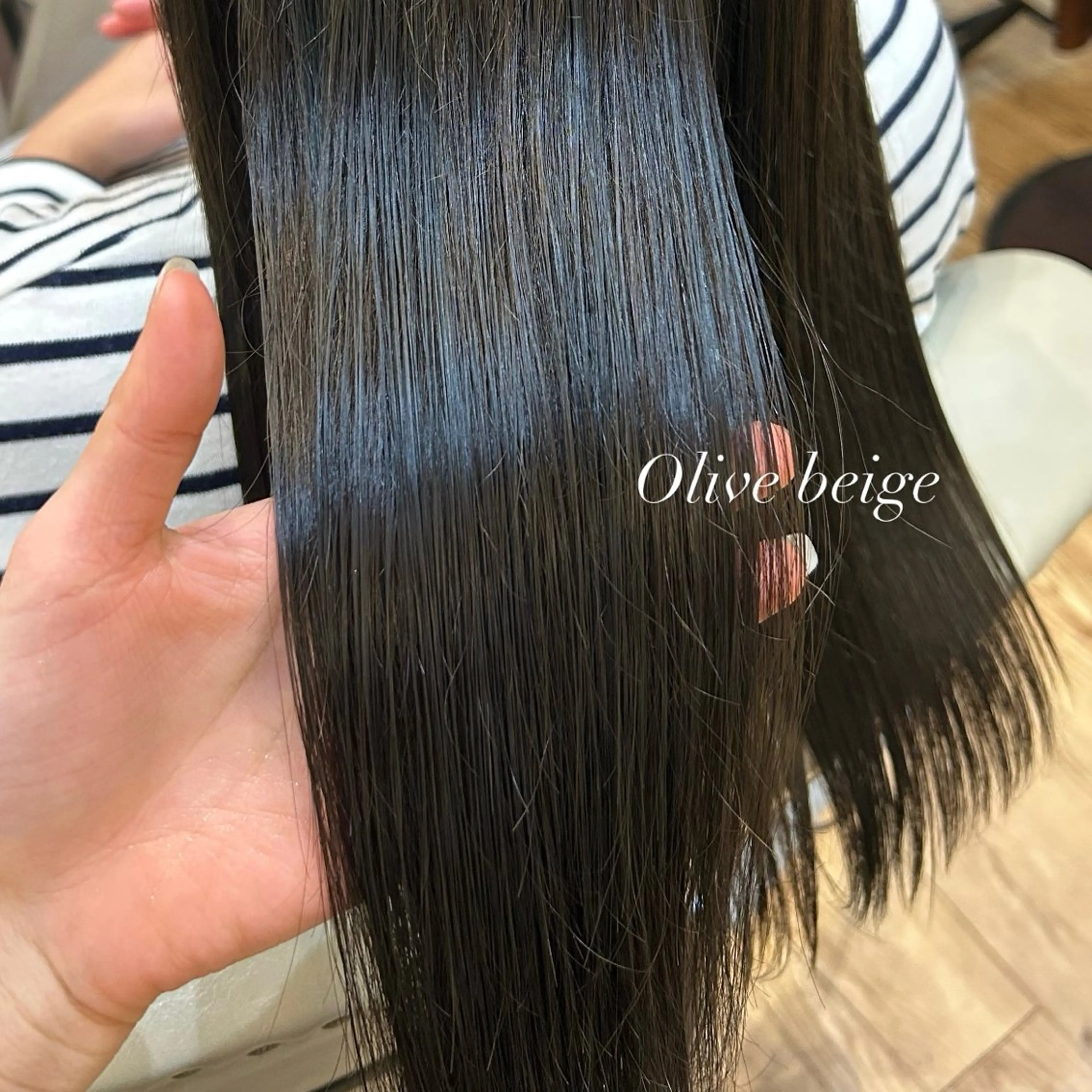 ロング カラー オリーブカラー 🦋韓国風レイヤー 🦋AYANE⁎⁺˳のヘアスタイル