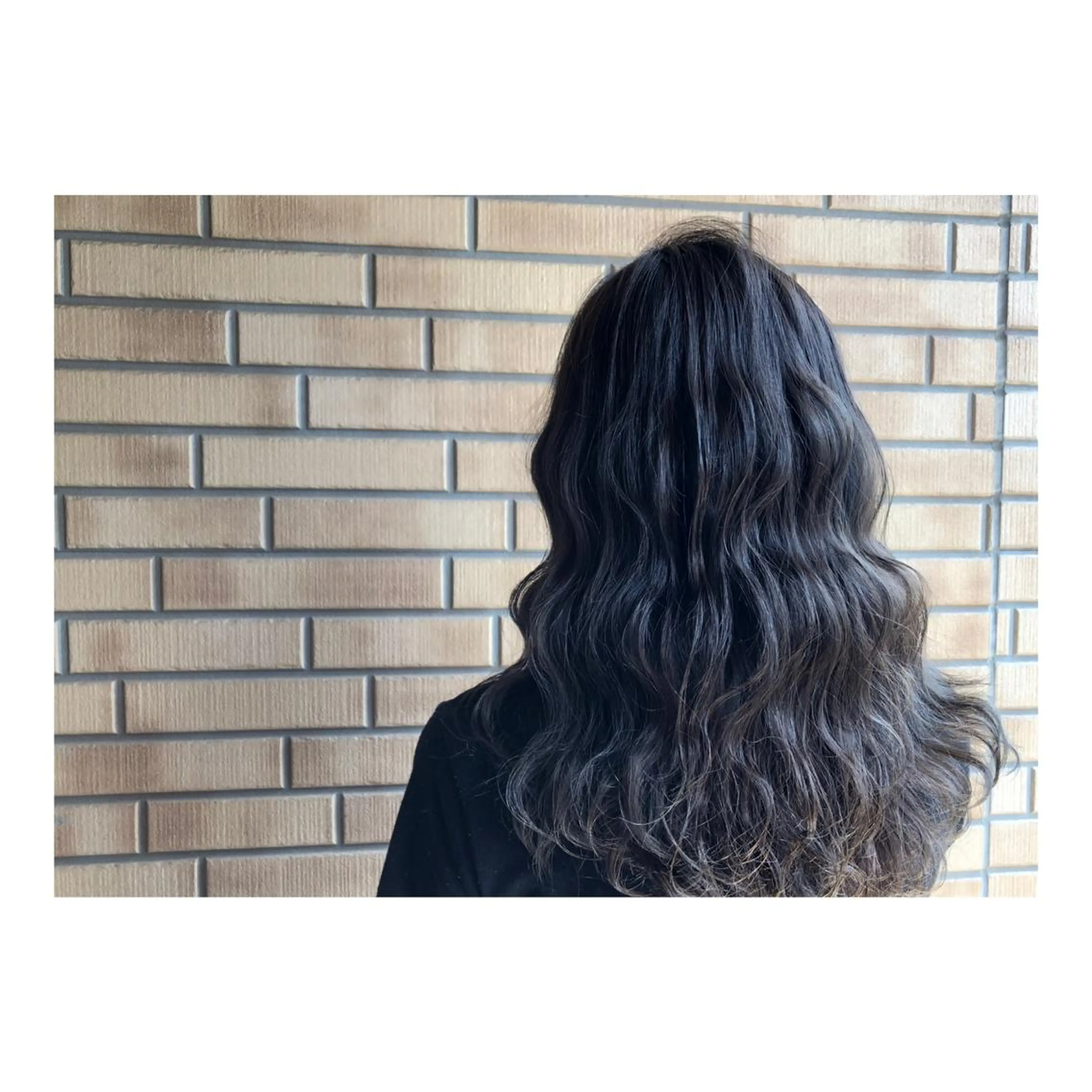 ロング カラー アッシュ ブルーカラー ブルーアッシュ 佐藤 結花のヘアスタイル