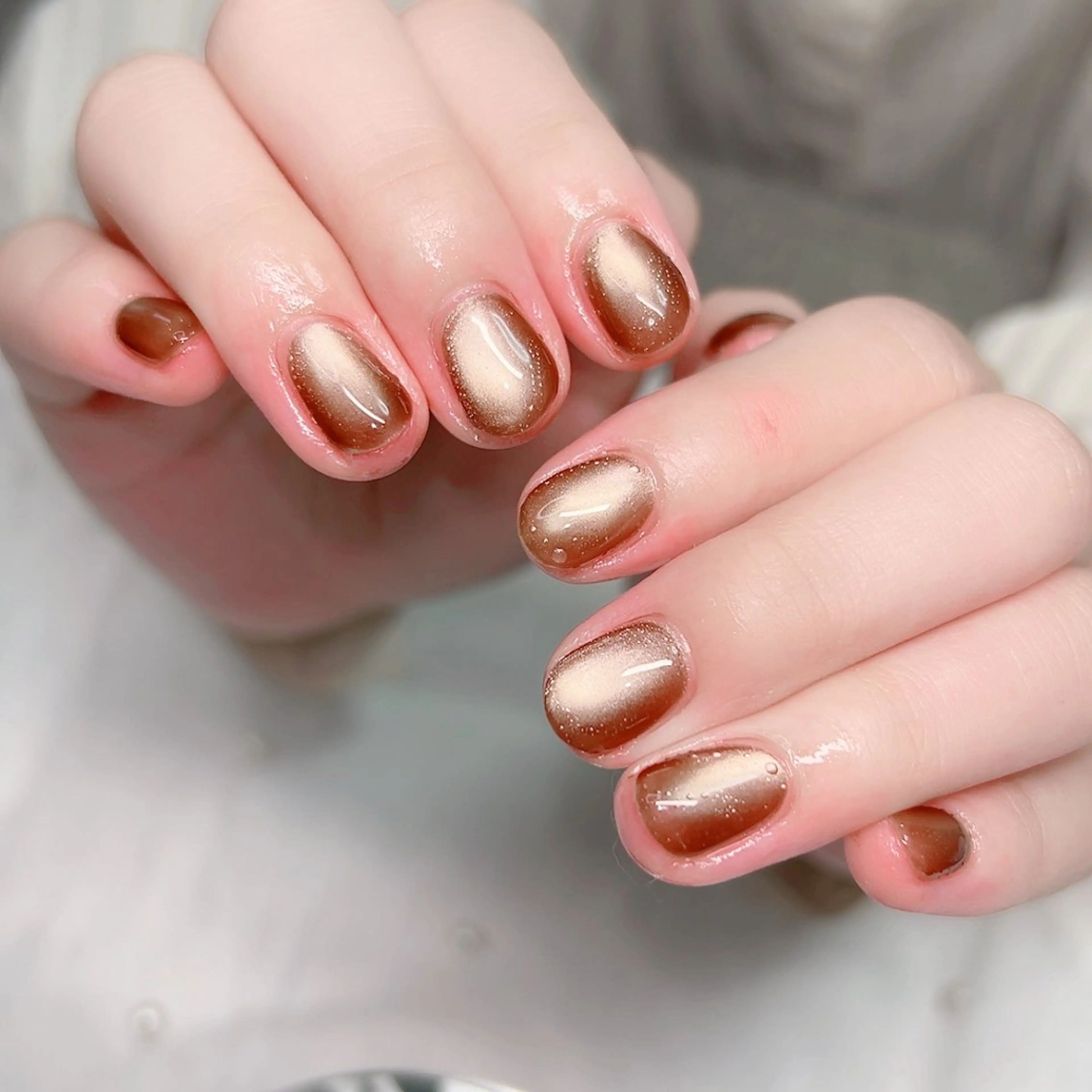 ネイル オーロラネイル ミラーネイル オフィスネイル ワンカラーネイル シンプルネイル ハンドネイル Cute Tips nailのネイルデザイン