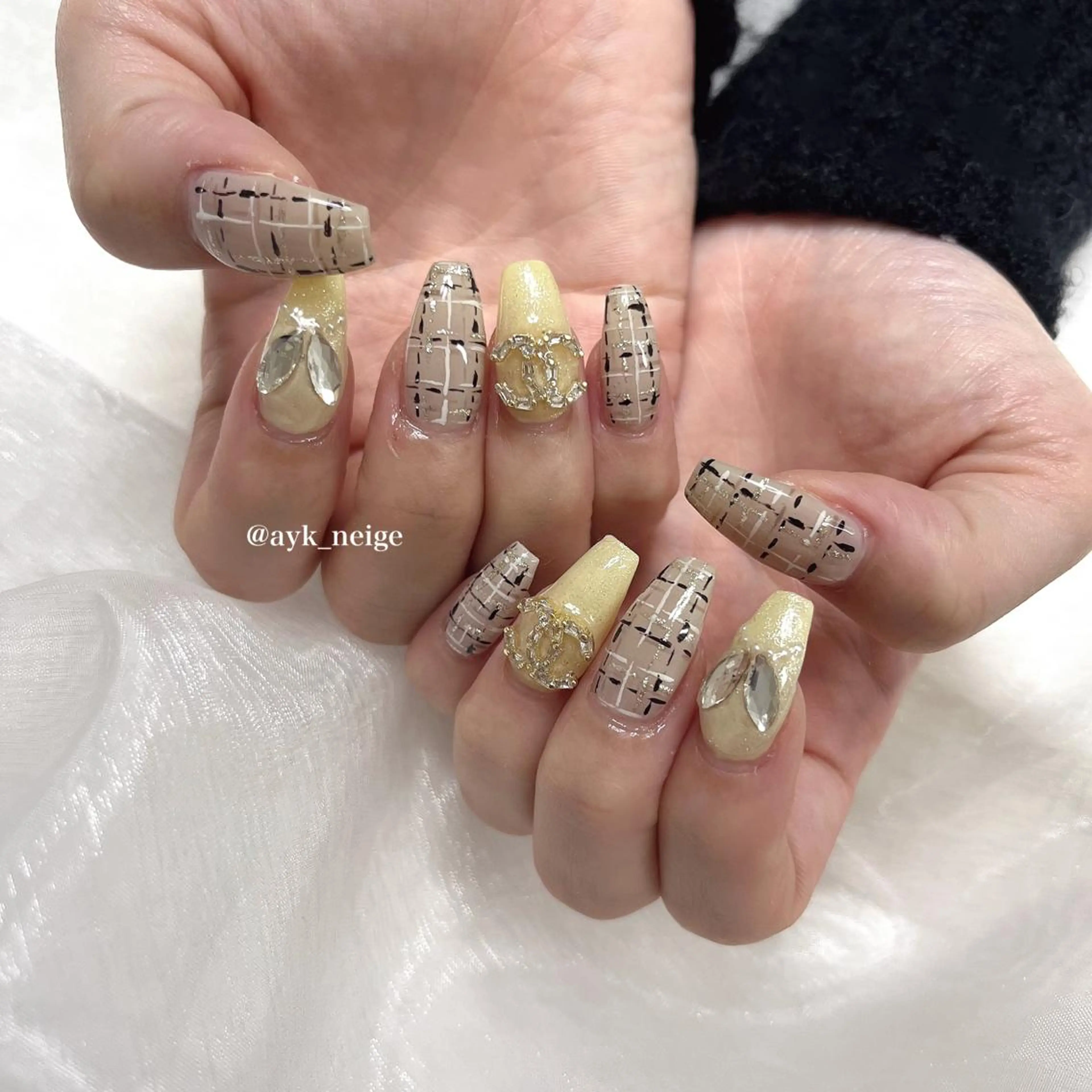 ネイル フットネイル フレンチネイル キラキラネイル 韓国ネイル リボン n'eige nail所属・大谷 綾香のネイルデザイン