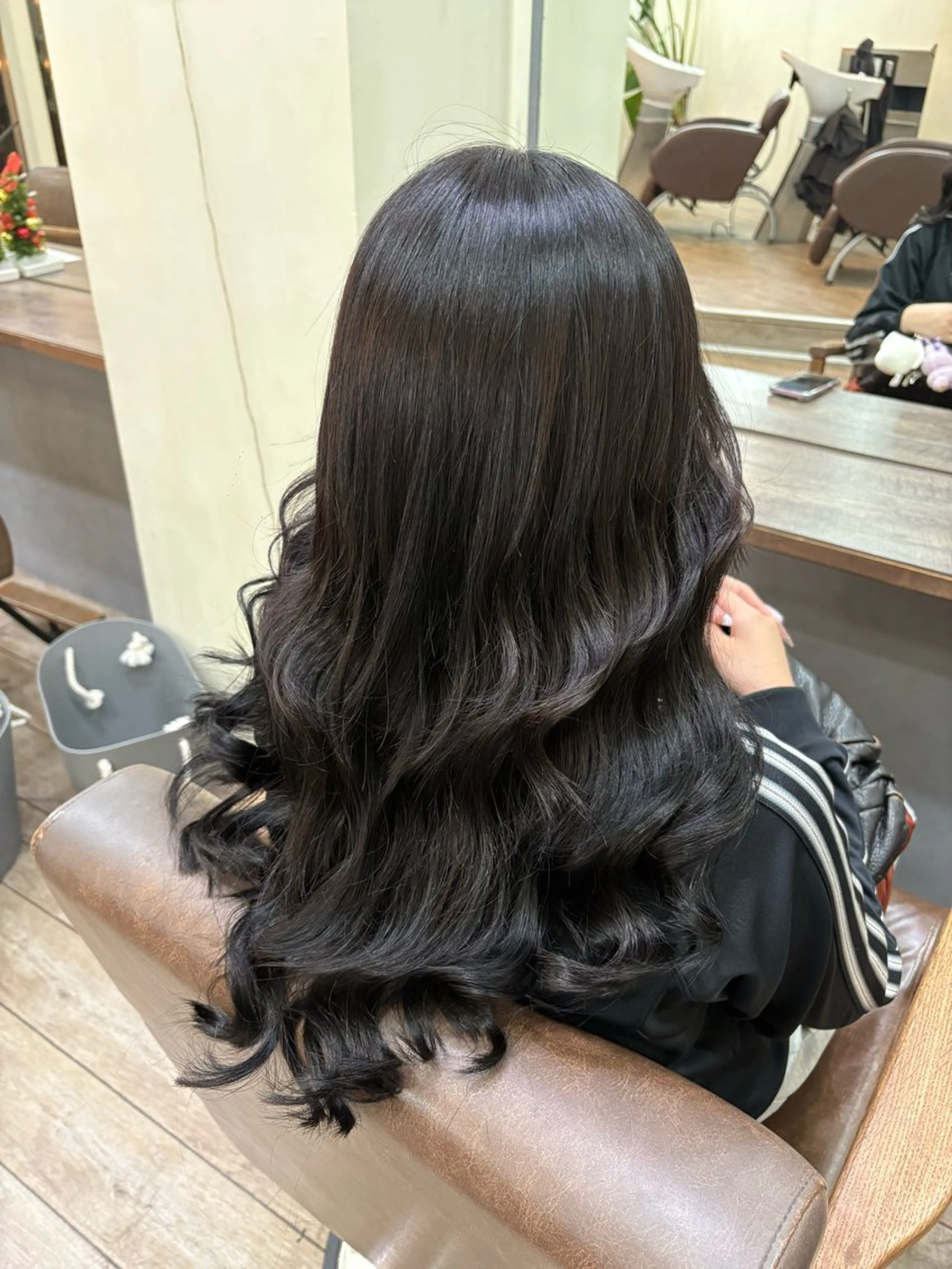ロング エクステ エクステ WEST OLAND 黒坂佳乃のヘアスタイル