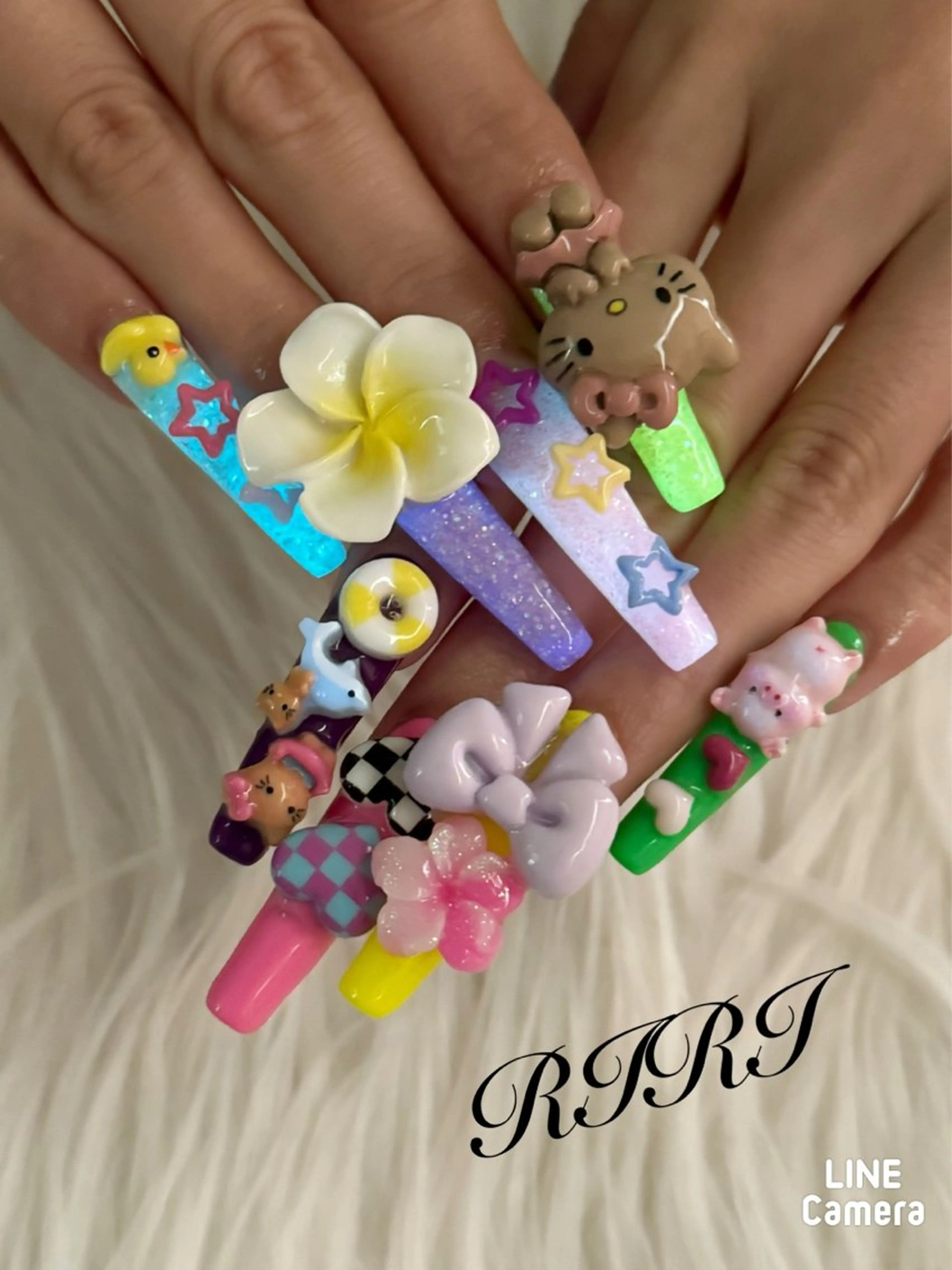 ネイル ジェルネイル キラキラネイル ラメ(グリッター) ロングネイル スカルプネイル ハンドネイル riri オーナーのネイルデザイン