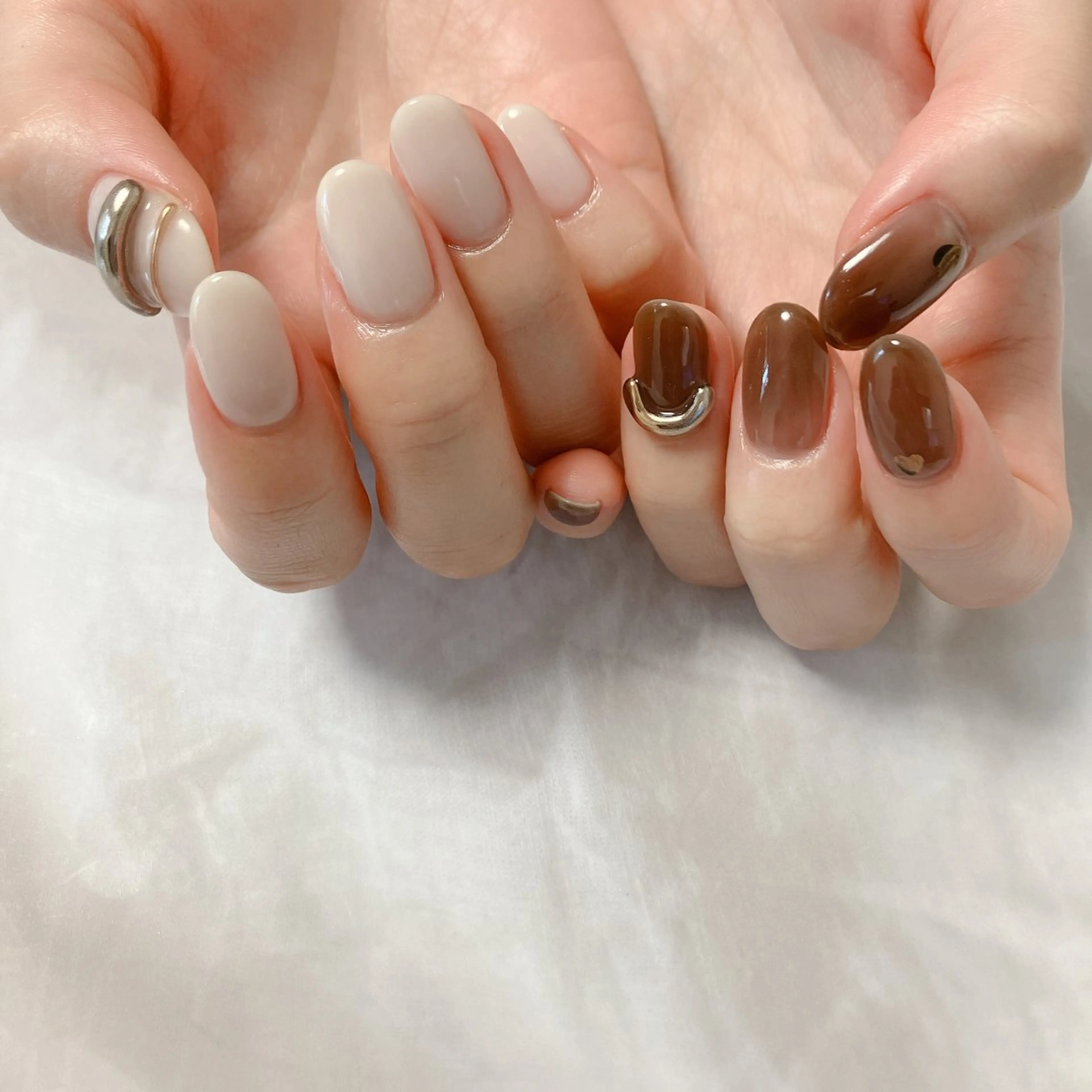 ネイル ブラウン ホワイト ハンドネイル nailsalon Asryのネイルデザイン
