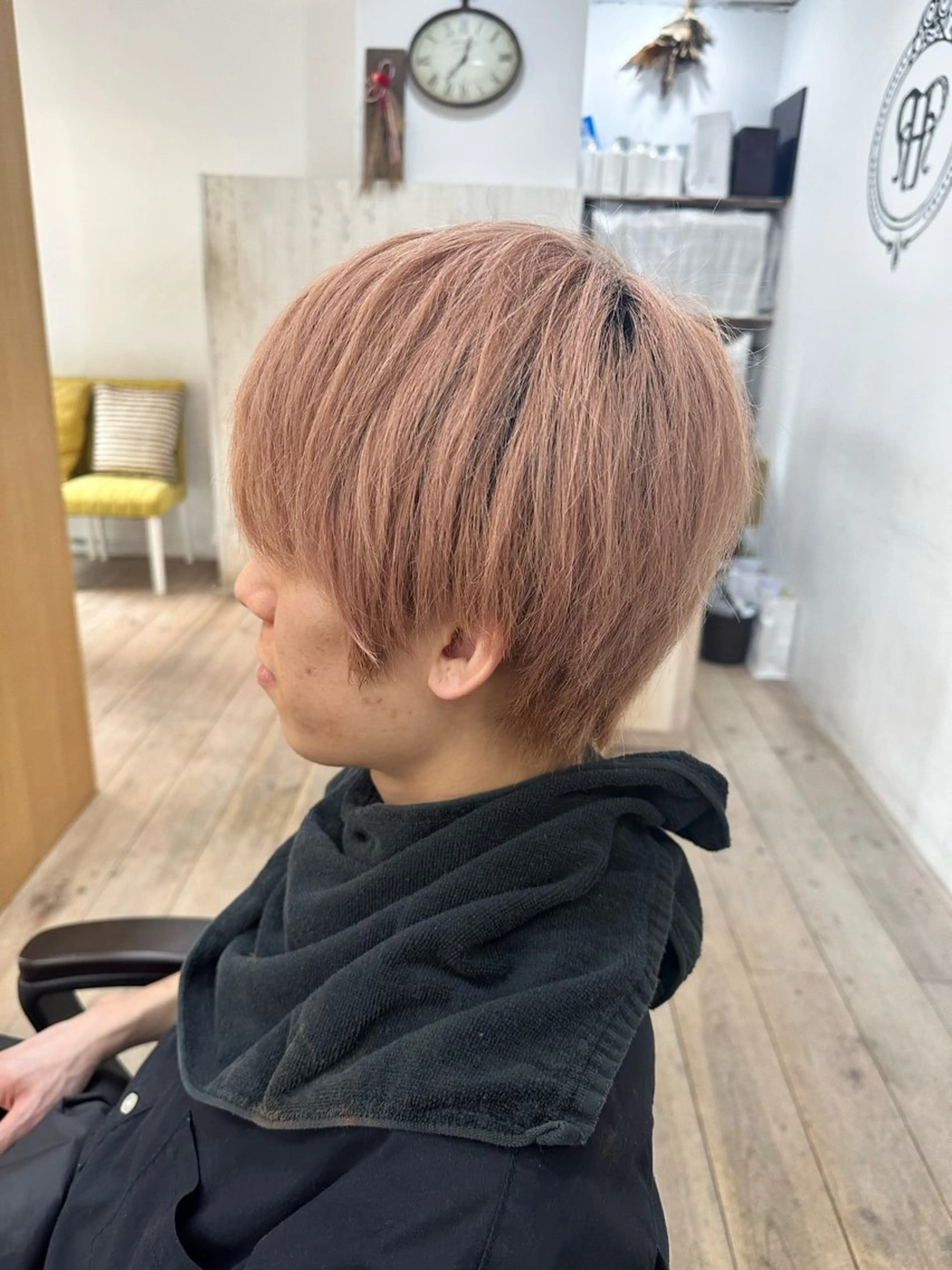 ショート カット ヘアカラー 伊藤 祐介のヘアスタイル