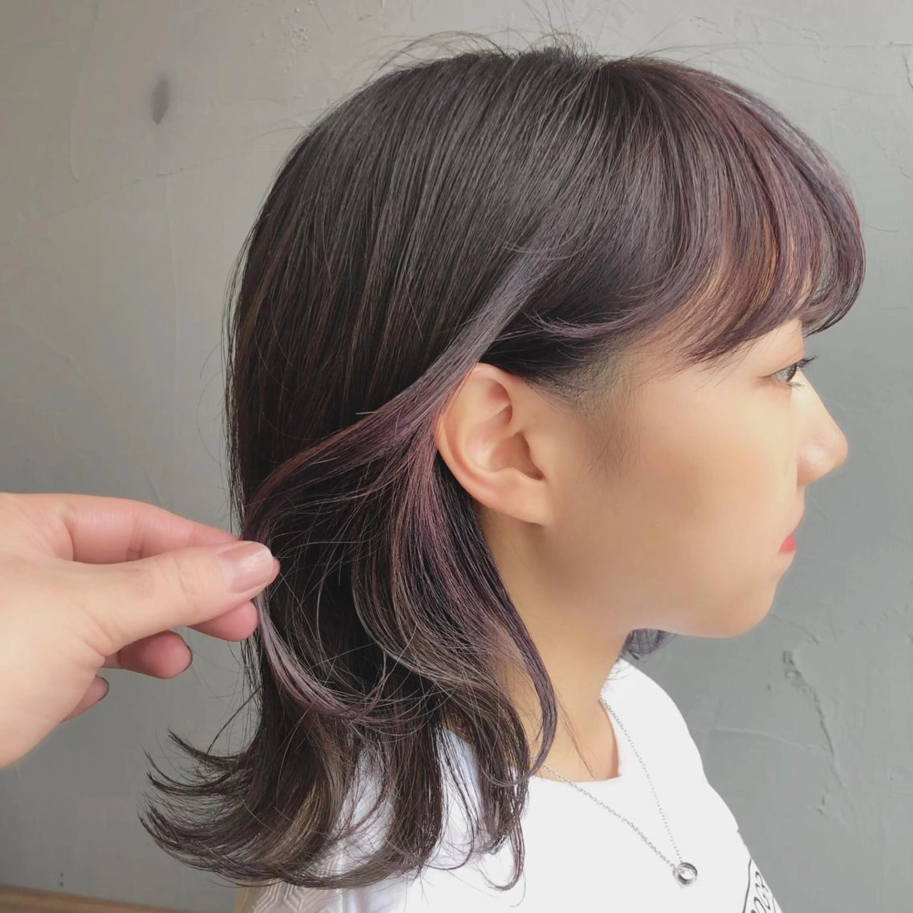 ミディアム カラー インナーカラー パープルカラー カット ヘアカラー トリートメント 山口 浩之のヘアスタイル