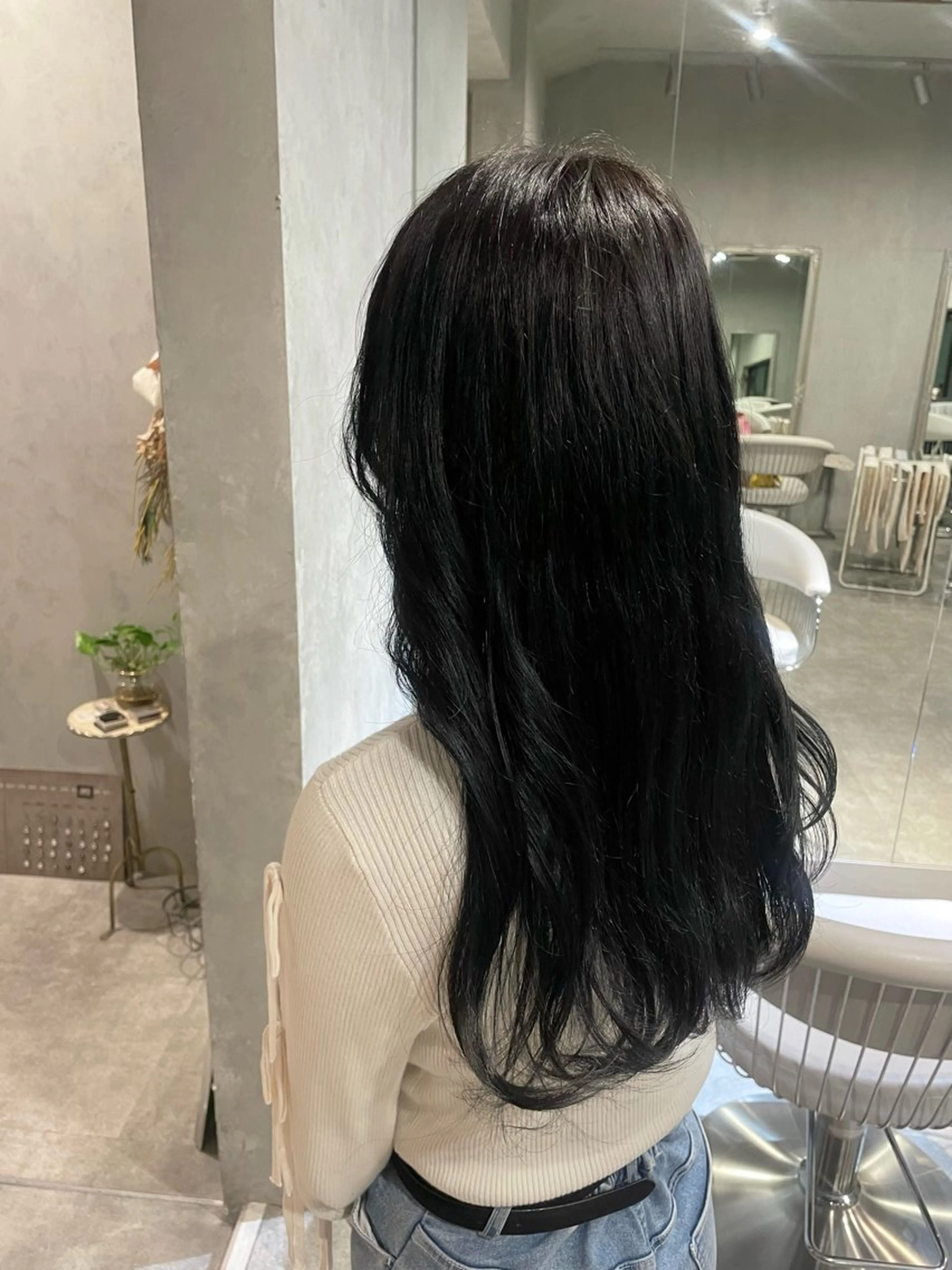 ロング カラー 岩渕 春菜のヘアスタイル