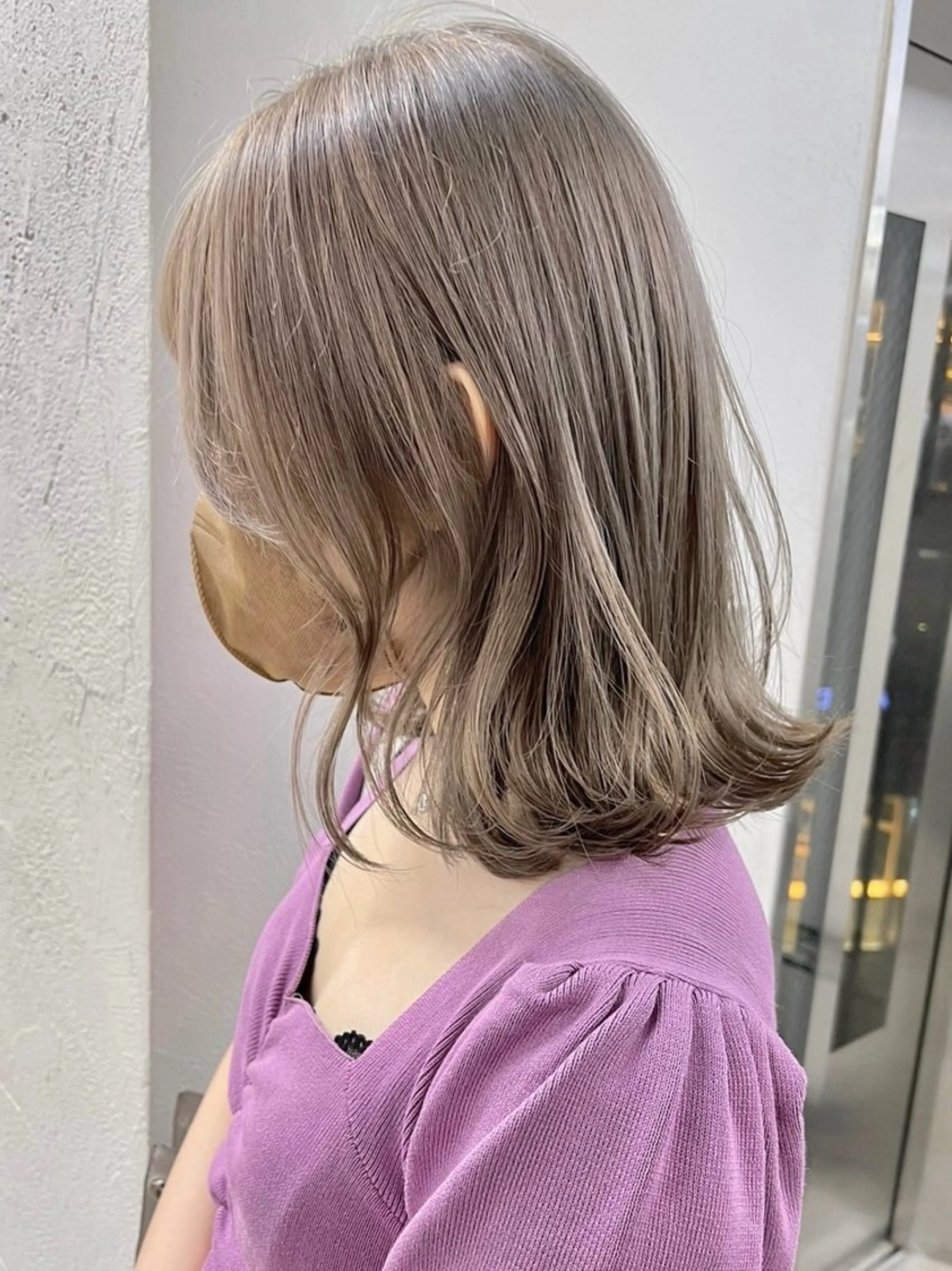ミディアム カラー ベージュカラー ミルクティーベージュ カット ヘアカラー トリートメント ブリーチダブルカラー 【koide】のヘアスタイル