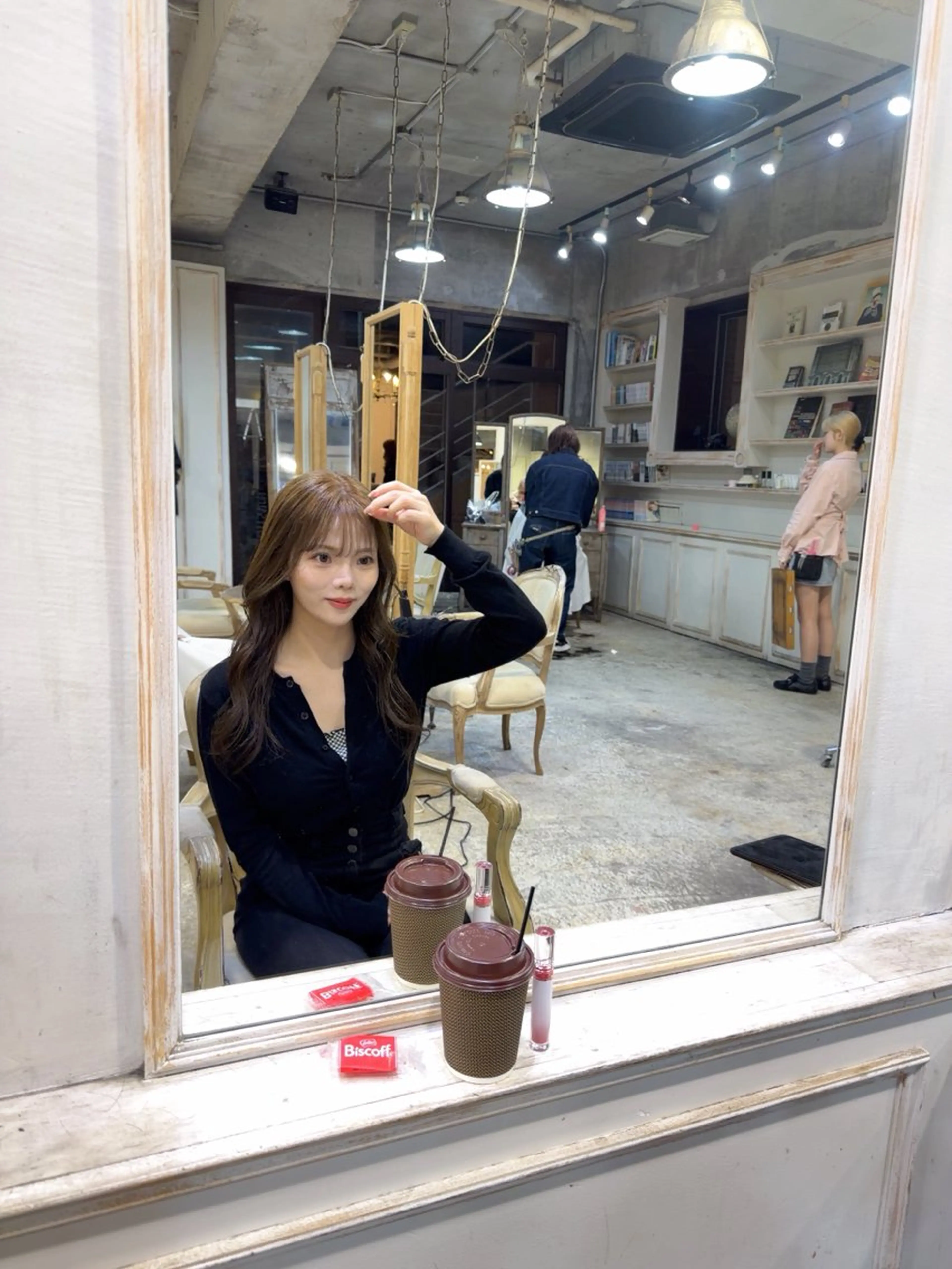 セミロング ヘアカラー 💖艶ダメージレス激 可愛カラーKAO💖のヘアスタイル