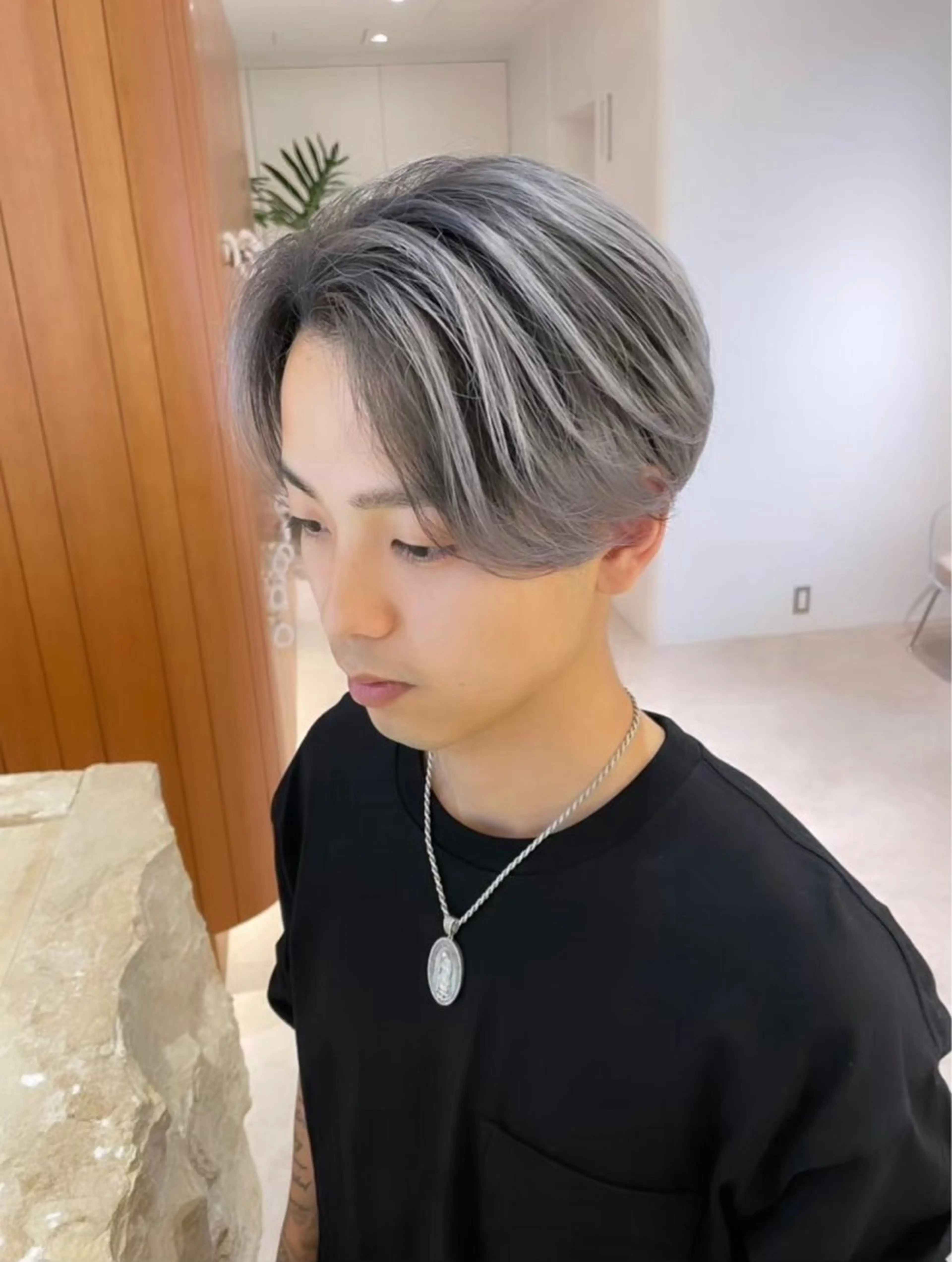 カラー メンズ メンズバレイヤージュ メンズブリーチ センターパート メンズハイトーン メンズインナーカラー カット ヘアカラー メンズショート/ピン パーマ/新宿/フウガのヘアスタイル