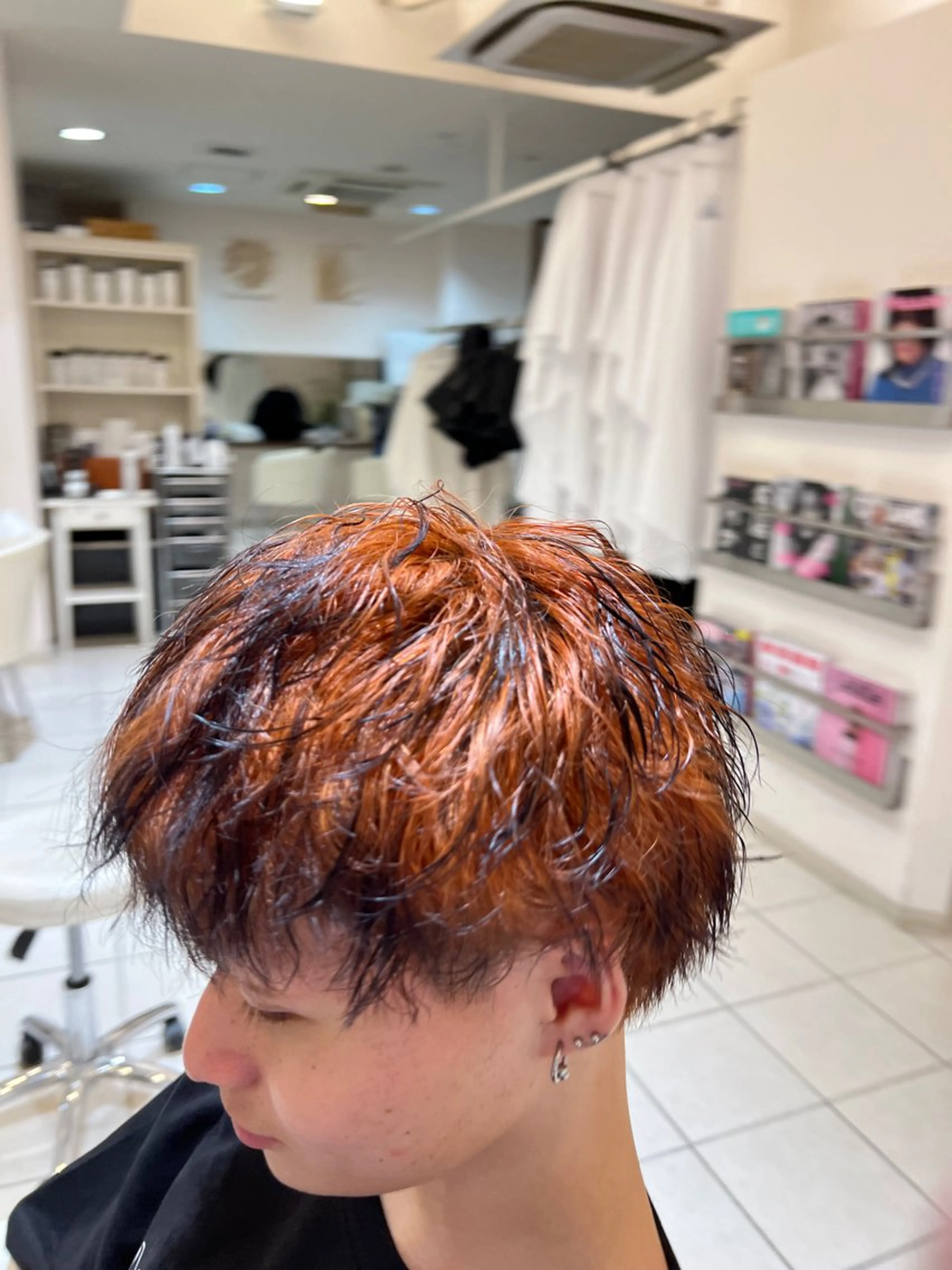 ショート カラー ブリーチ ディープパープル オレンジ パープルカラー ヘアカラー メンズパーマ／ボブ 星本広海のヘアスタイル