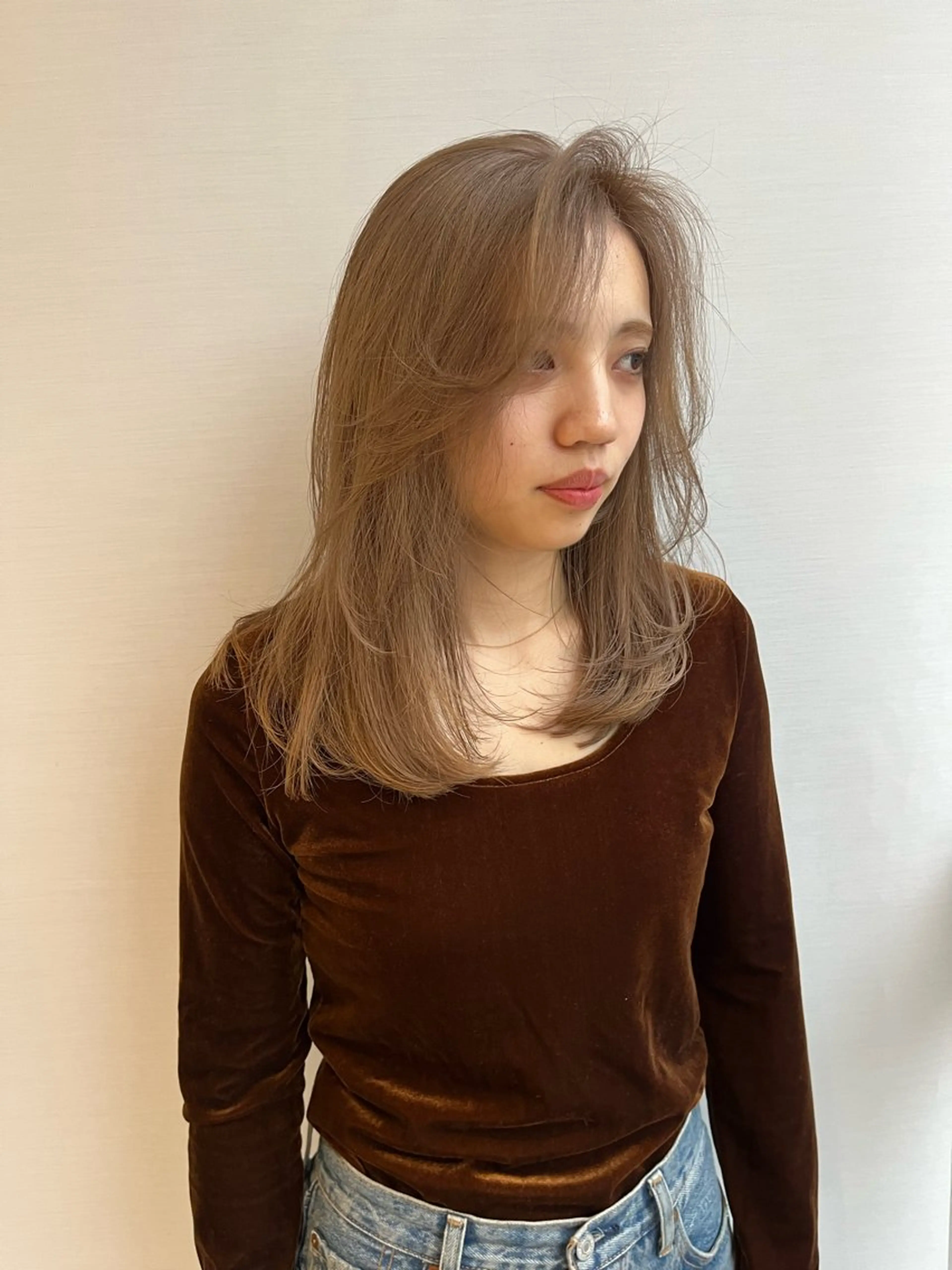 ロング カラー ベージュカラー ミルクティーベージュ れんか/ボブ/レイヤ ー/ベージュ/艶髪のヘアスタイル