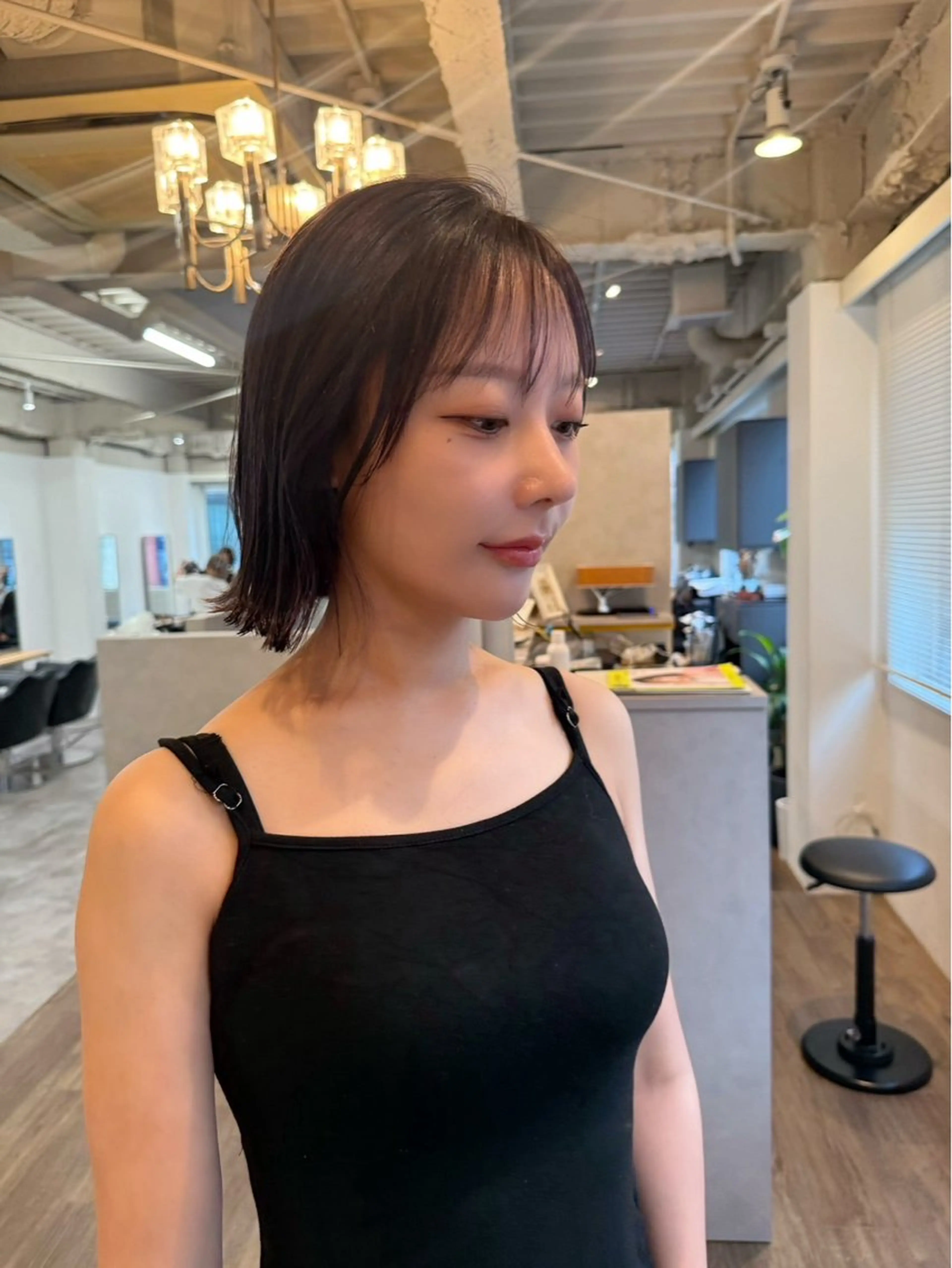 ミディアム 切りっぱなしボブ ボブ 顔周りカット バレイヤージュモデル 募集👒ヨンスクのヘアスタイル