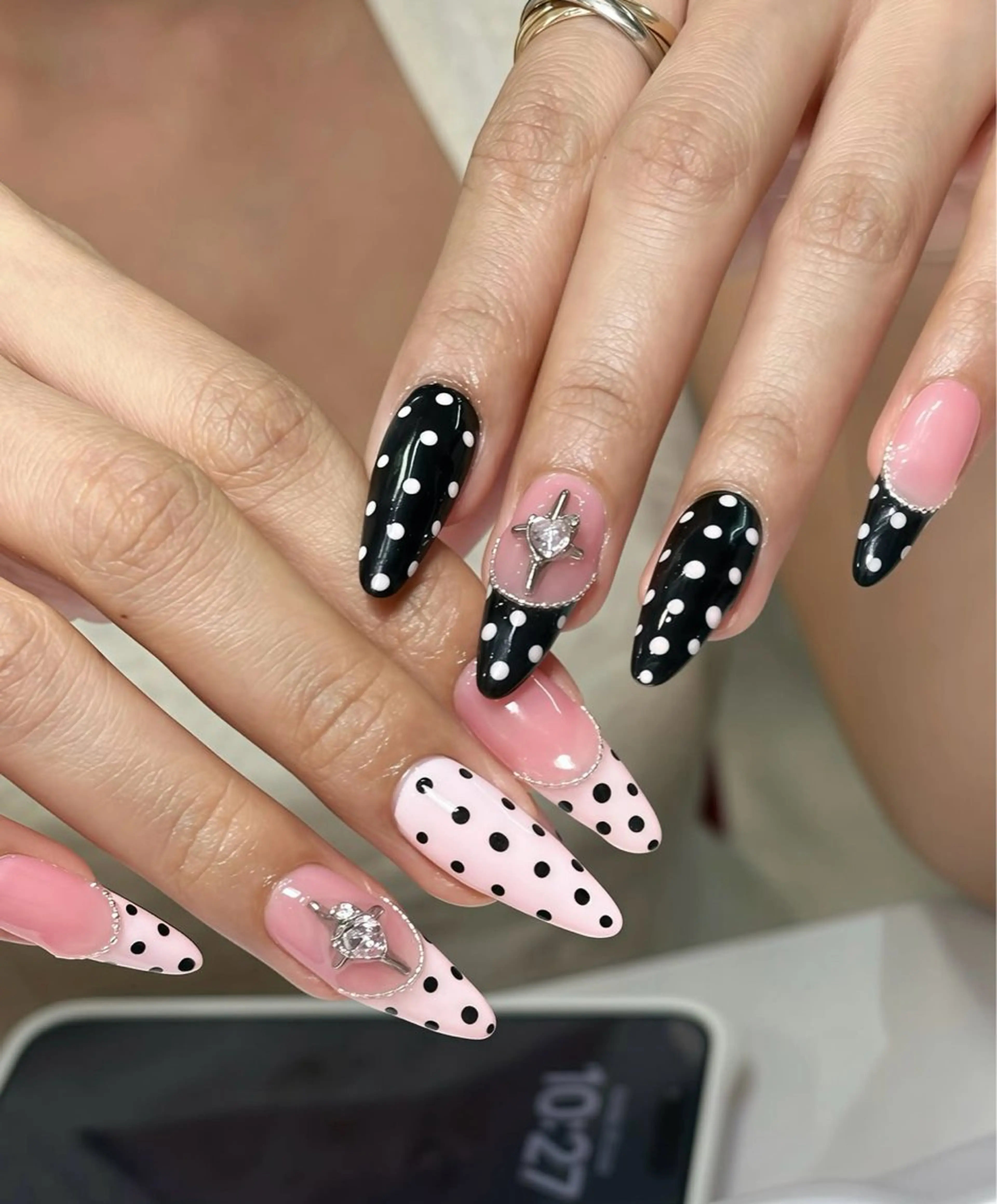 ネイル フレンチネイル ジェルネイル 韓国ネイル マグネットネイル ネイルチップ Rin Nail 新大久保店のネイルデザイン