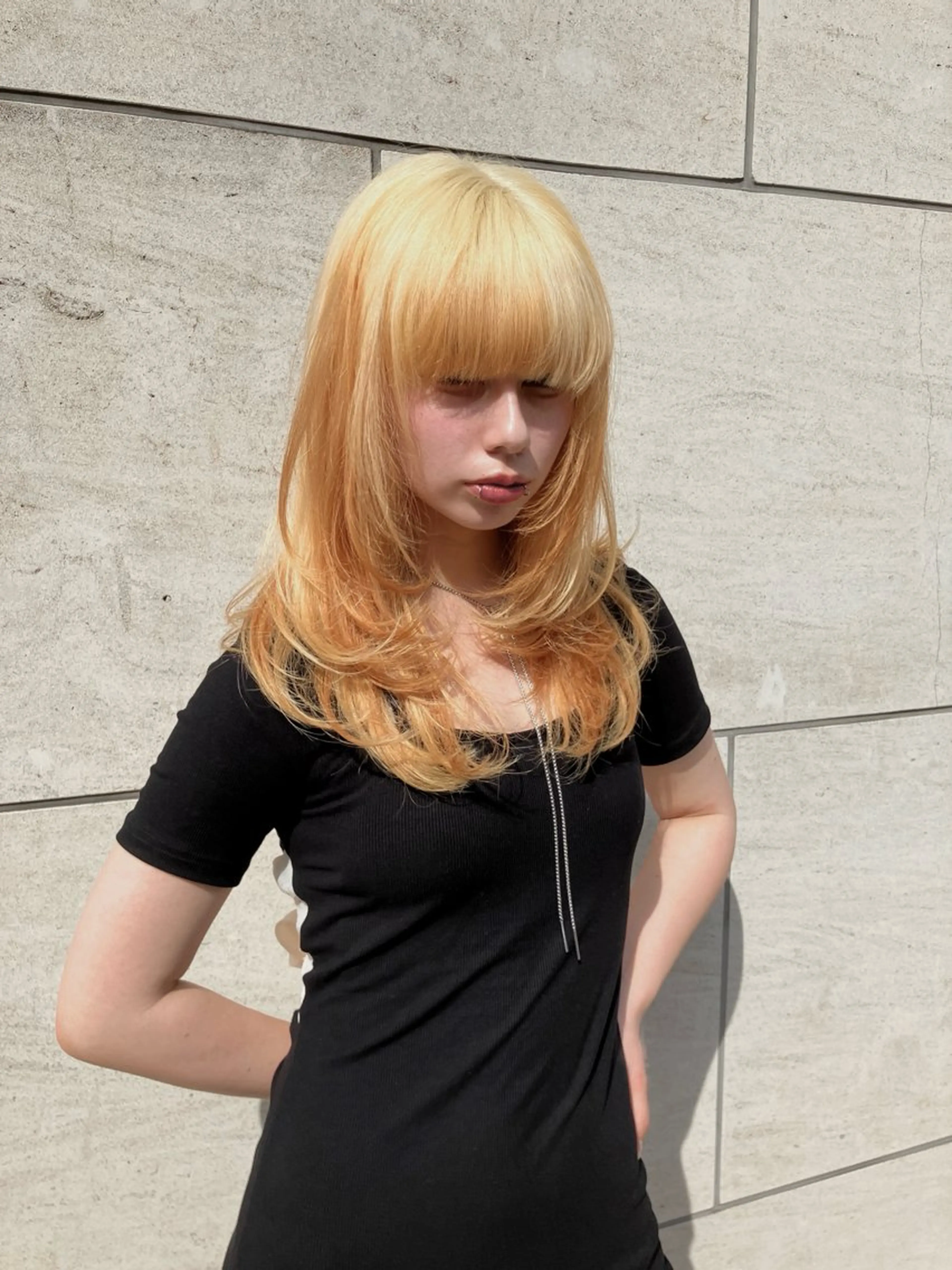 セミロング カラー 抜きっぱなしブロンド ブロンド Hanaka🐈‍⬛ 海外×ニュアンスのヘアスタイル