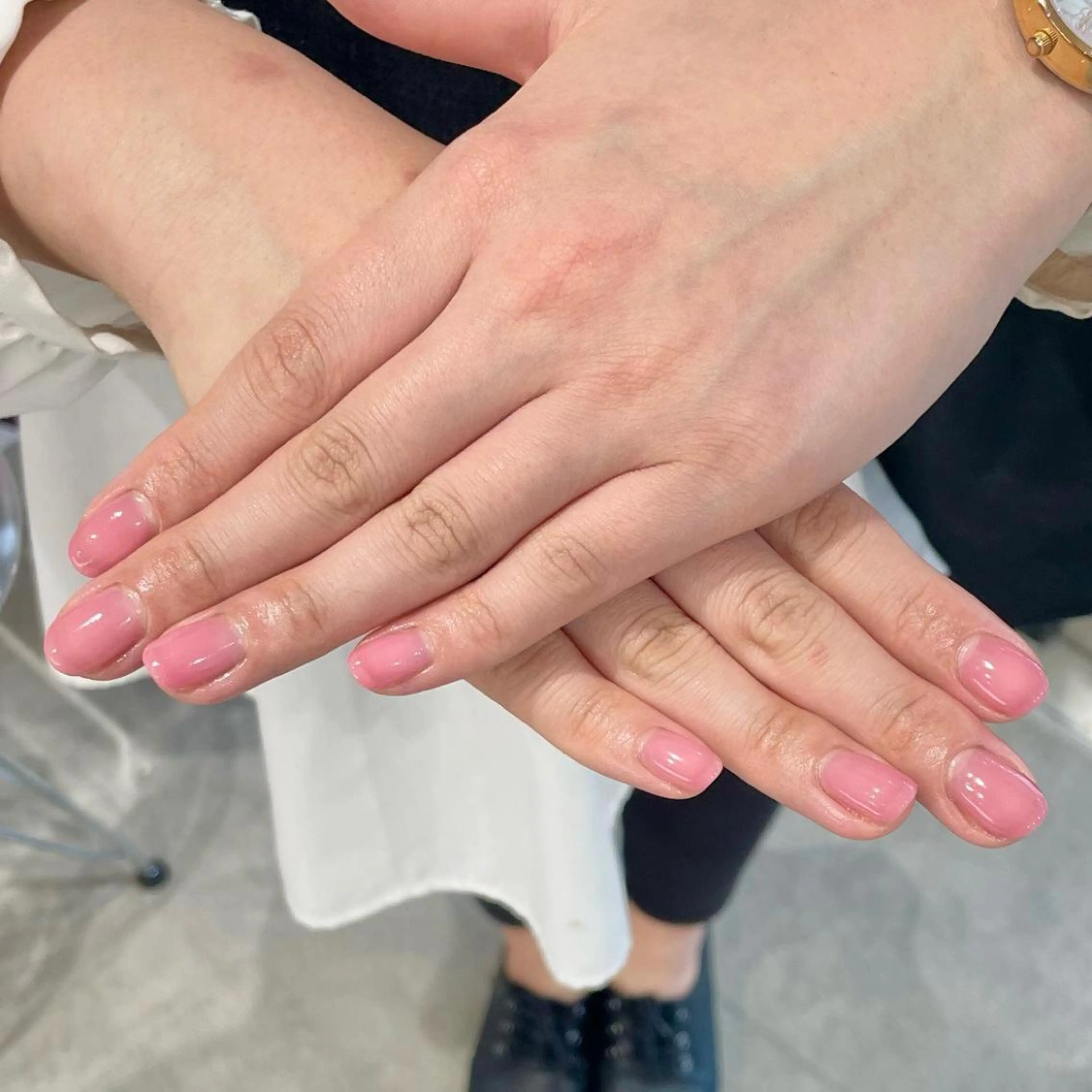 ミディアム カラー パーマ ヘアアレンジ メンズ キッズ ネイル マツエク・マツパ アイブロウ ピンクカラー 眉カラー カラーマツエク クリアネイル ワンカラーネイル mona/ ストレートスタイル✨のヘアスタイル