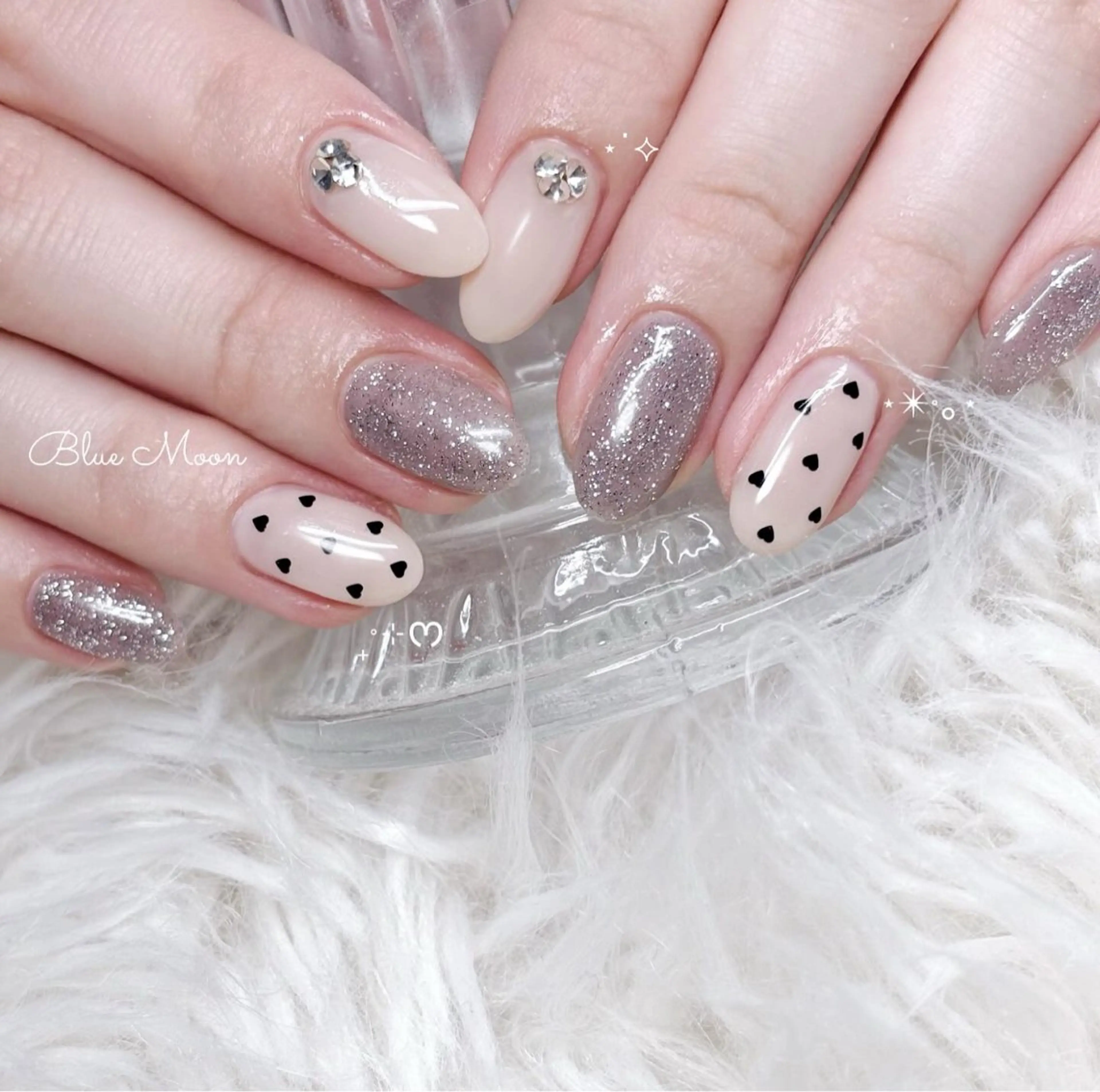 ネイル ホログラムネイル nail salon Blue Moonのネイルデザイン