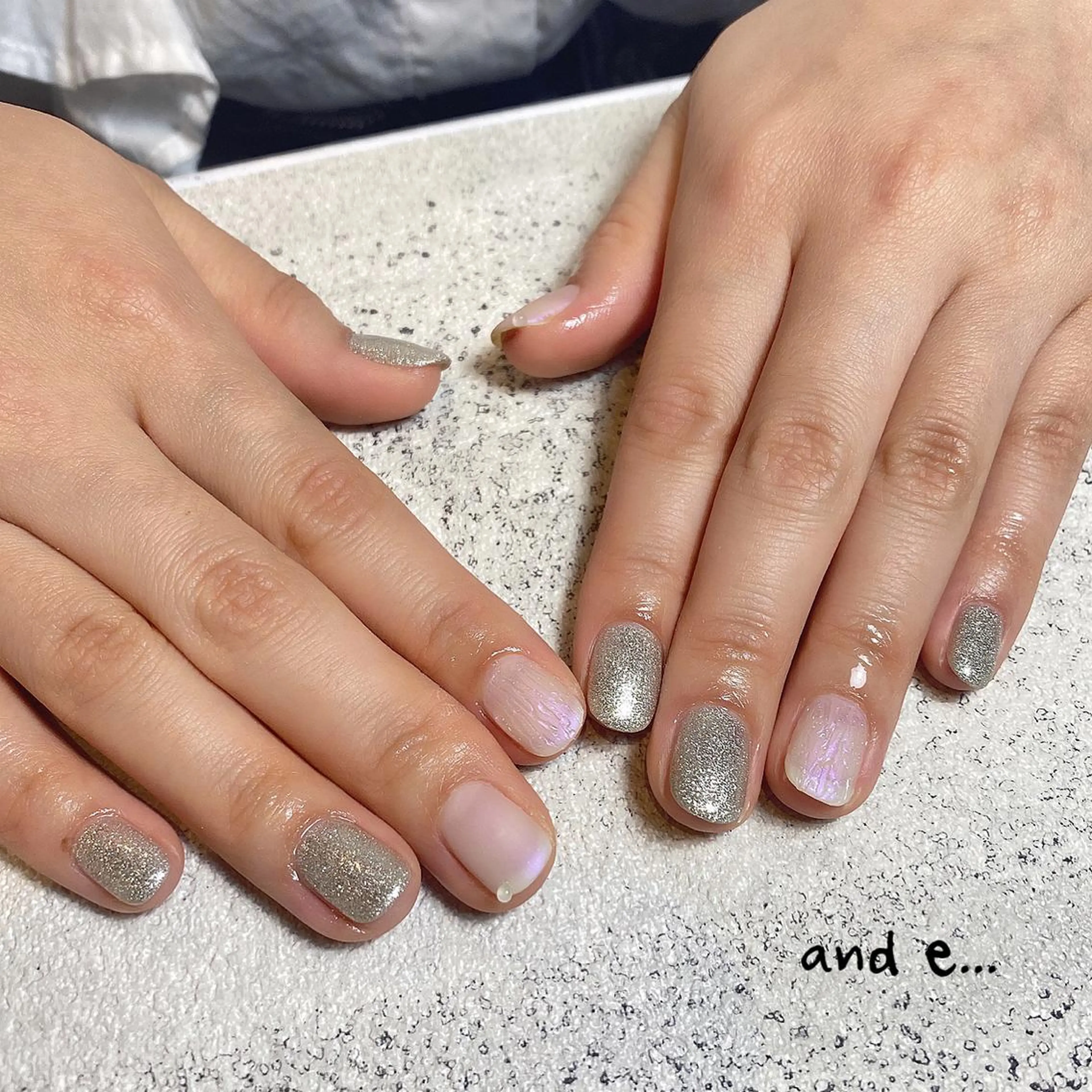 ネイル キラキラネイル ラメ(グリッター) マットネイル ニュアンスネイル オフィスネイル nailsalon mur.のネイルデザイン