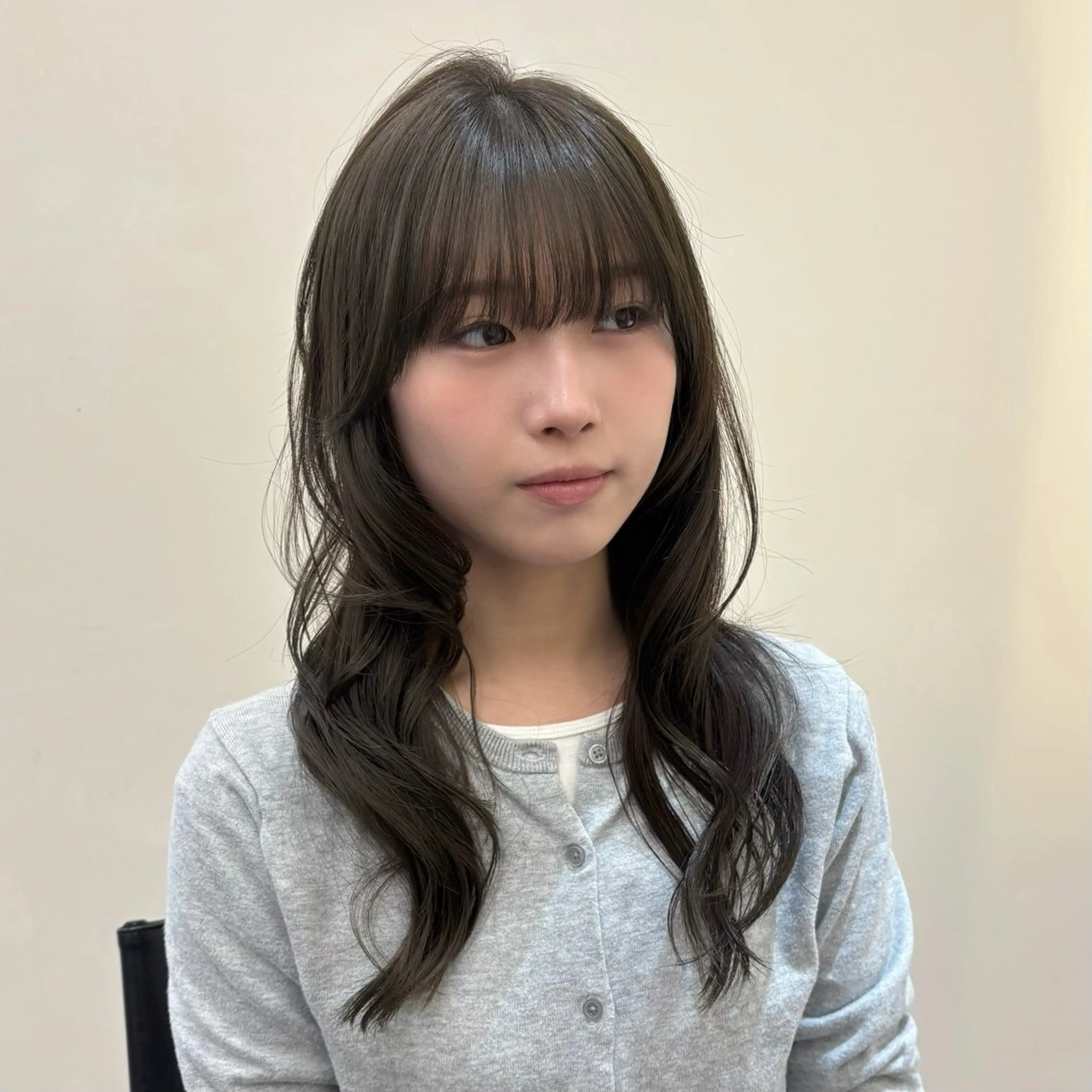 セミロング レイヤーカット カット ヘアカラー fuyuna レイヤーカット🖤のヘアスタイル