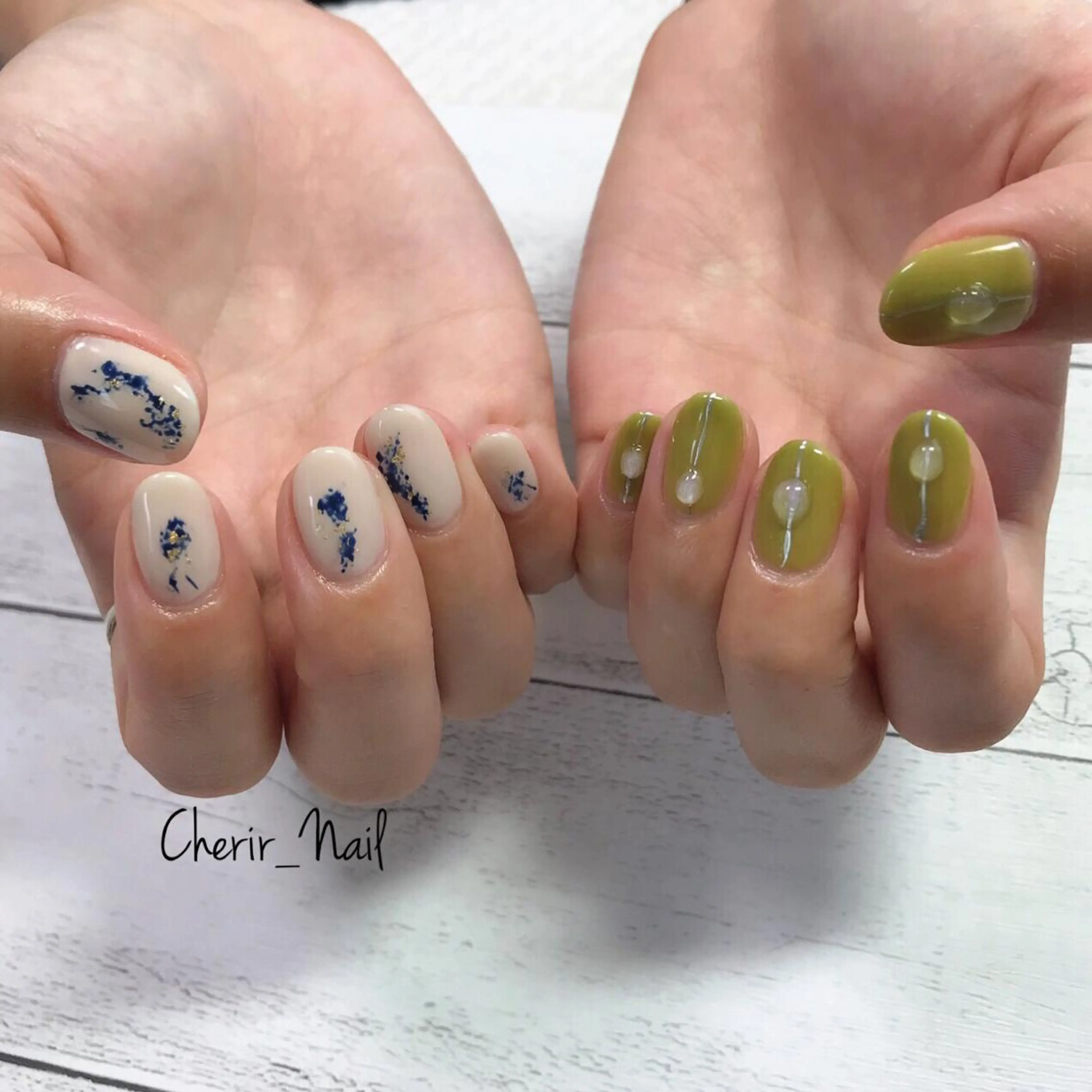ネイル アートネイル カジュアル グリーン ニュアンスネイル ワンカラーネイル Cherirnail kaoriのネイルデザイン