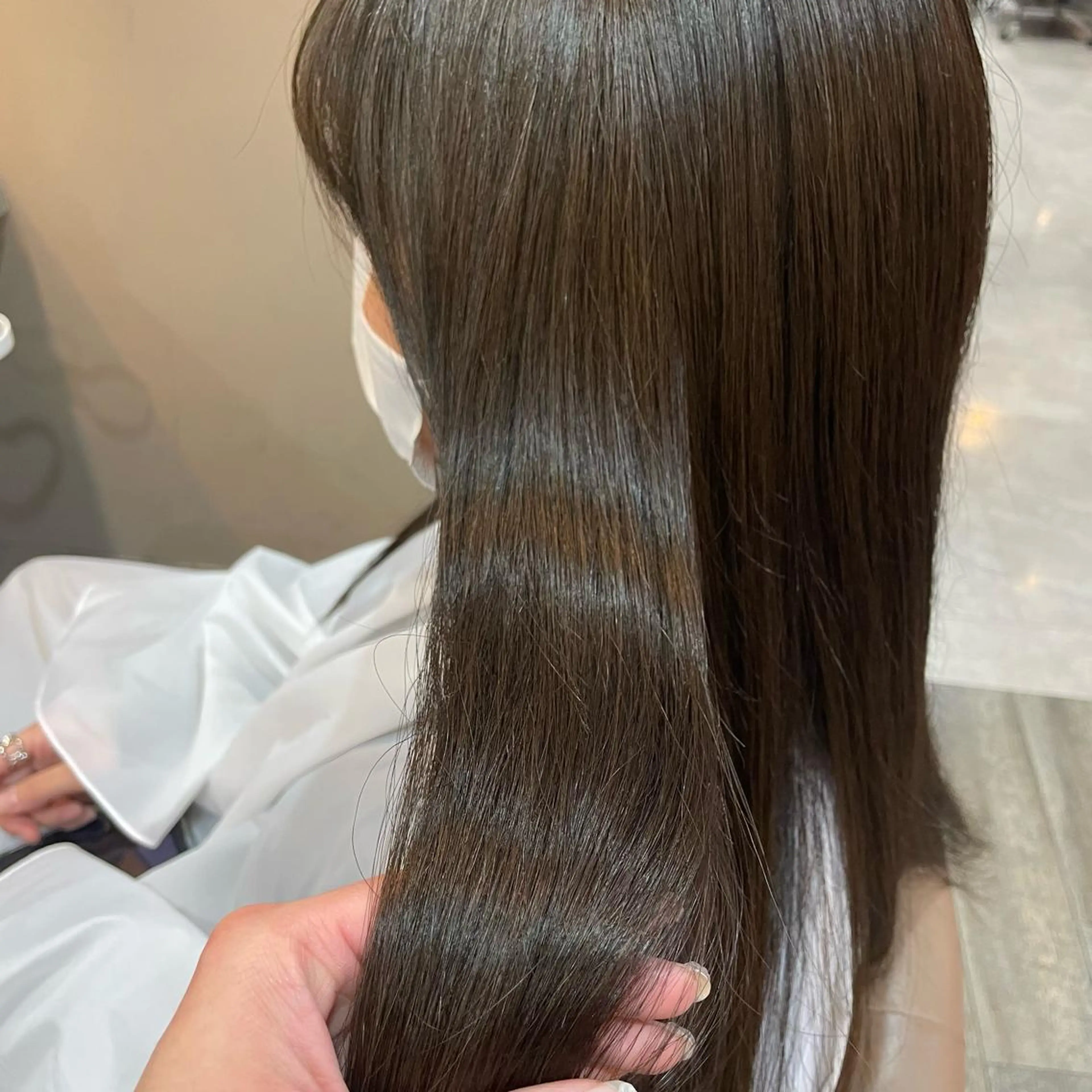 ロング カラー ベージュカラー トリートメント 韓国レイヤーカット 🫧大阪梅田レイヤーのヘアスタイル