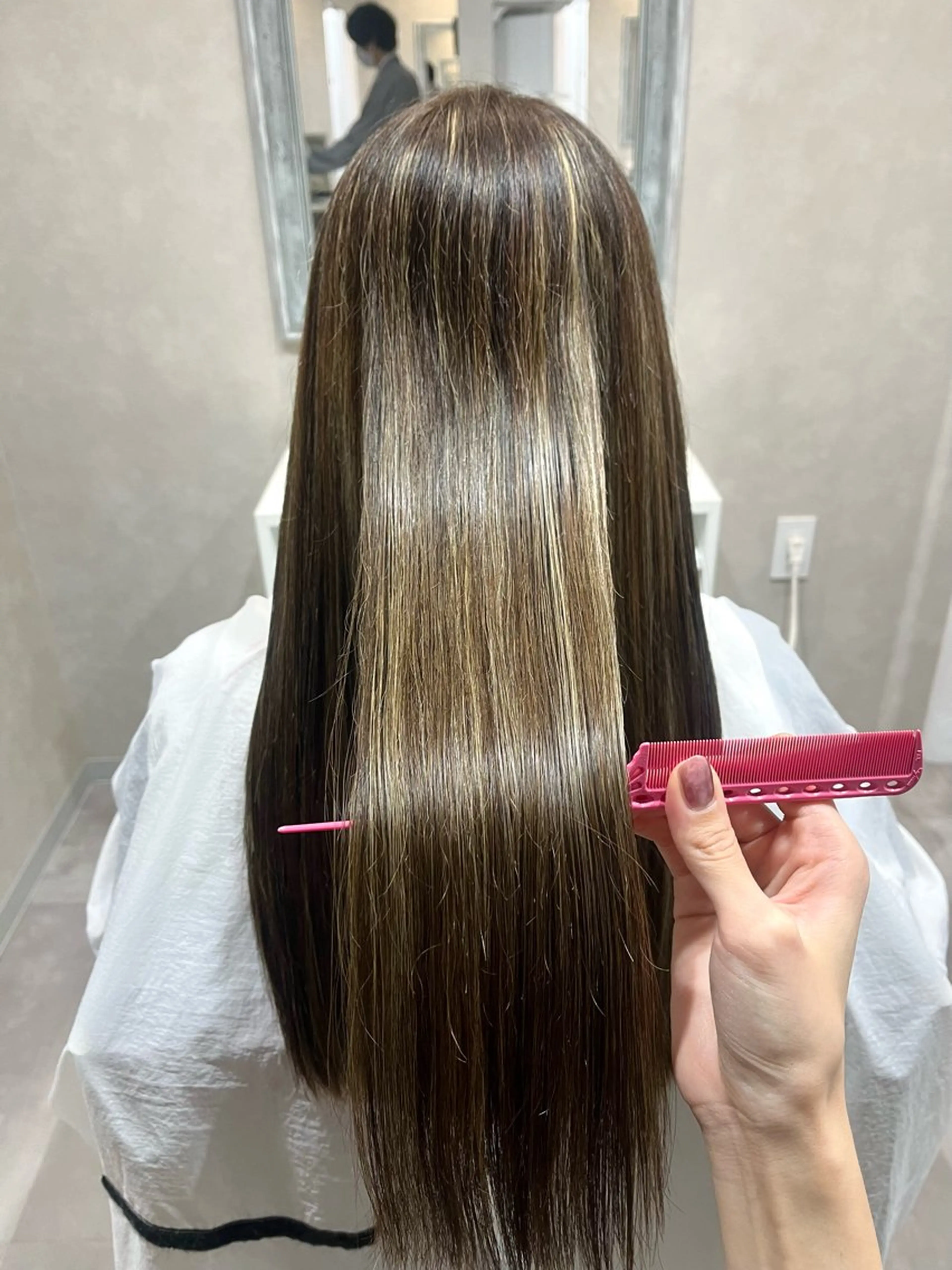 トリートメント 森 愛友のヘアスタイル