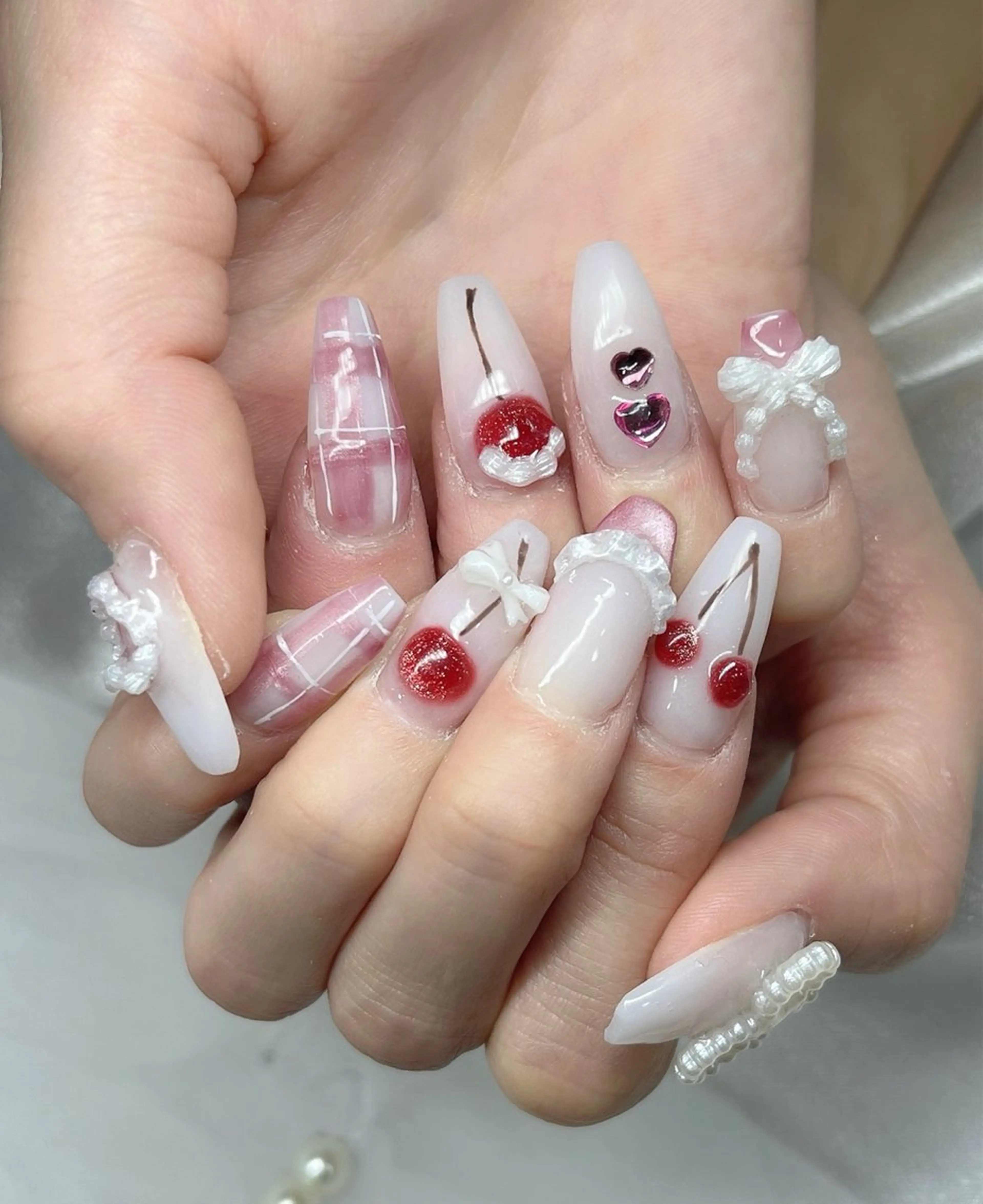ネイル ハンドネイル YOLO NAILのネイルデザイン