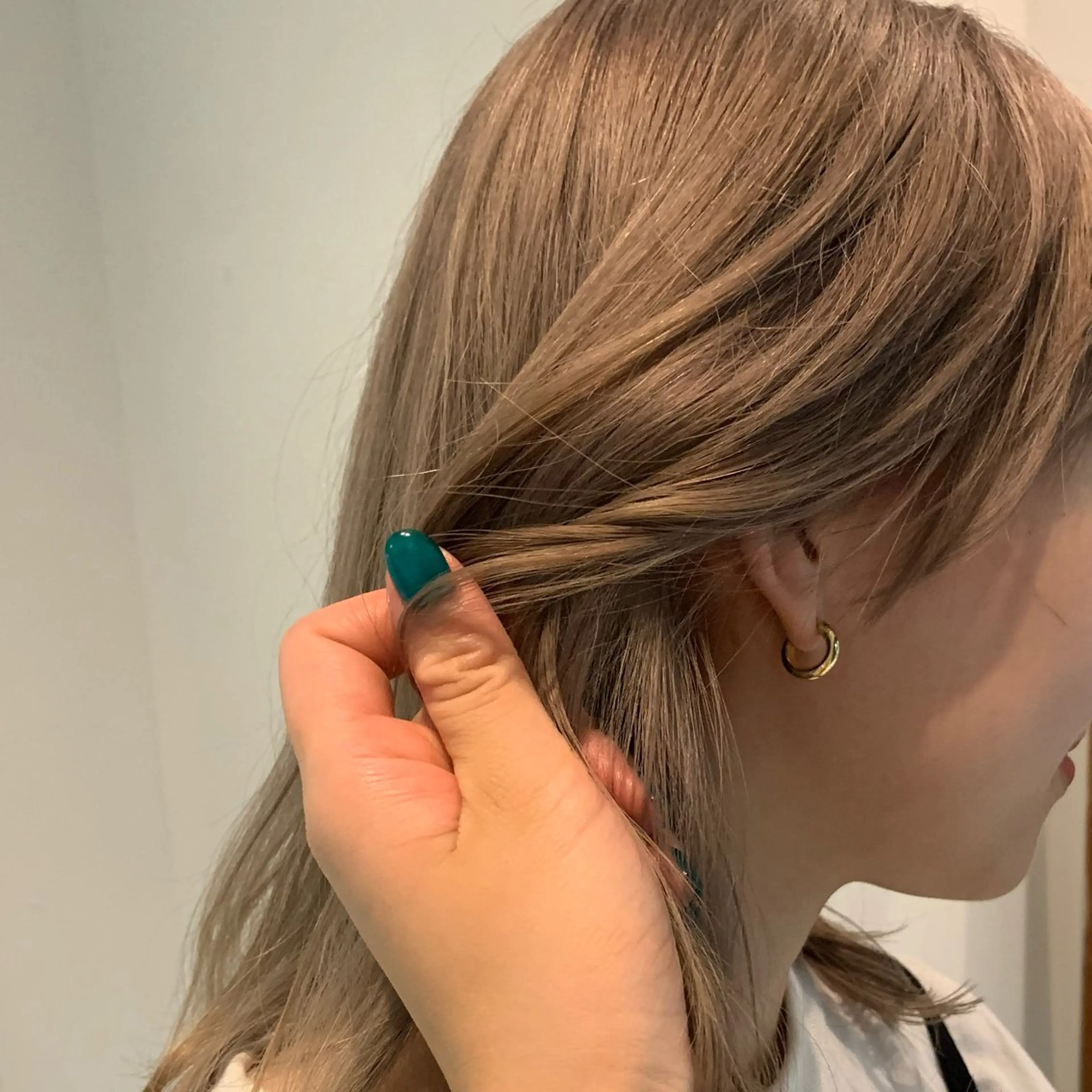 カラー 的場 莉音のヘアスタイル