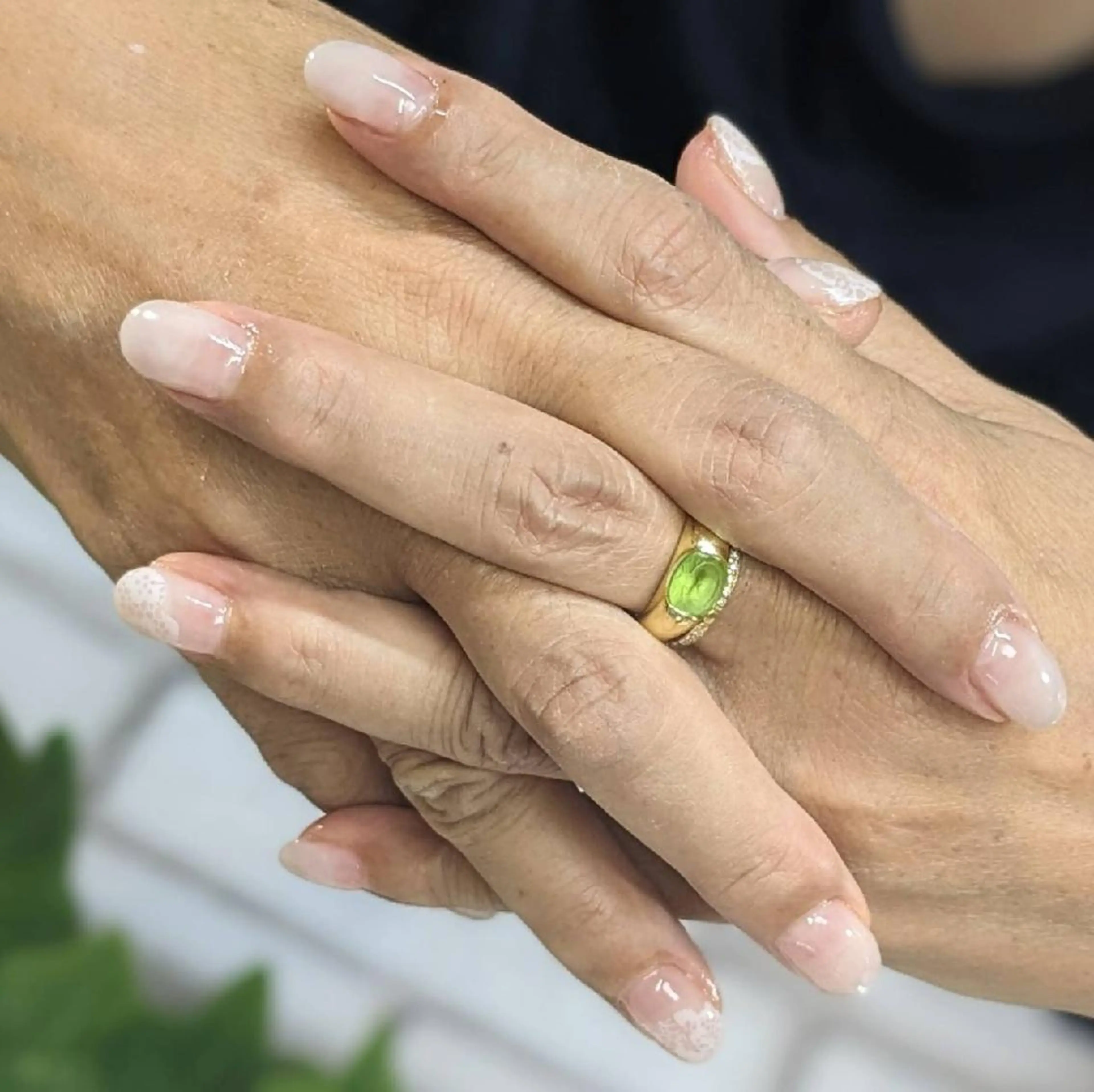 ネイル グラデーション レース ホワイト ハンドネイル ネイルサロンベルティ .keikoのネイルデザイン