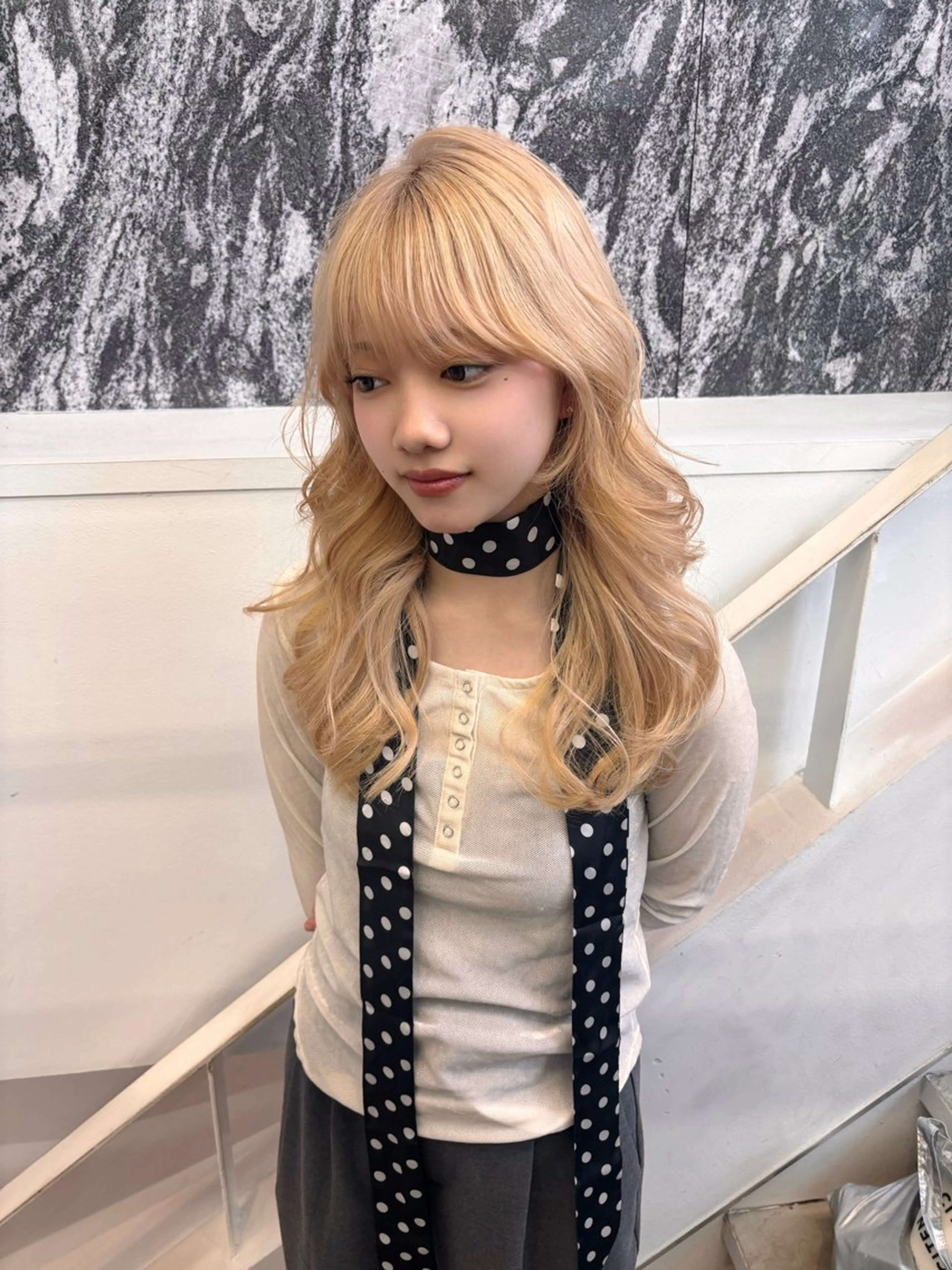 セミロング ヘアカラー さら艶ストレート ✨️🫧コッシーのヘアスタイル