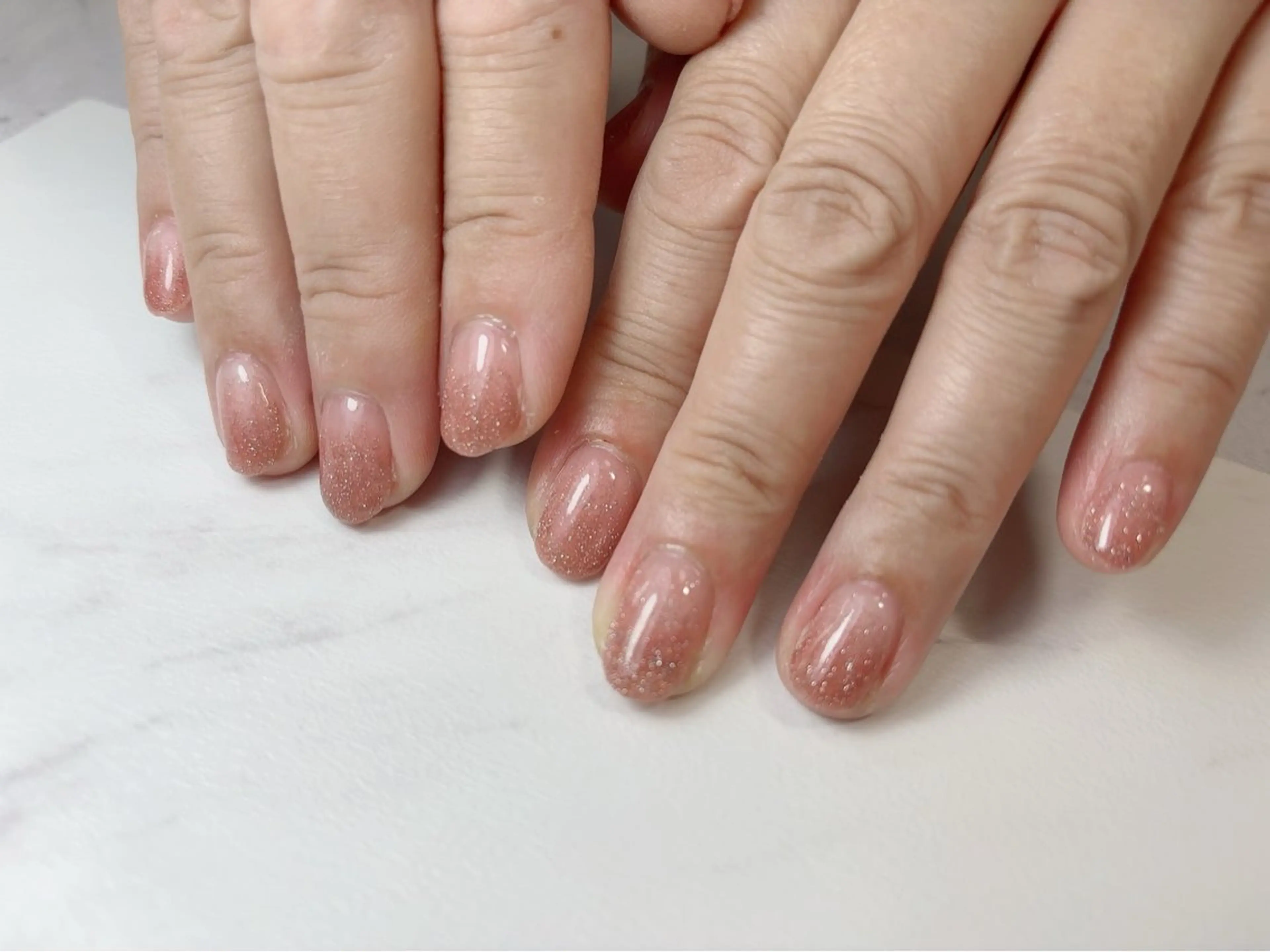 ネイル フラッシュネイル グラデーション ラメ(グリッター) ラメグラデーション ハンドネイル mi hoのネイルデザイン