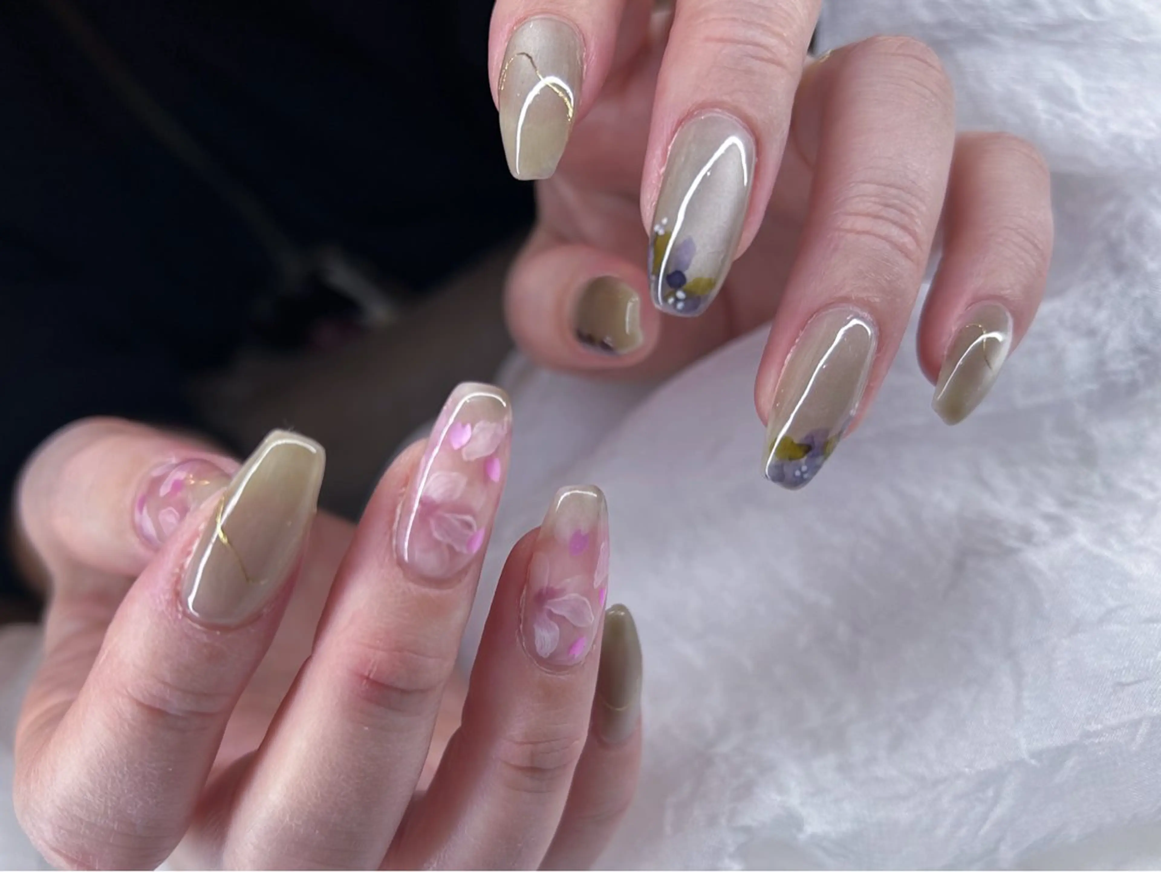 セミロング ハンドネイル 秋山 ゆかりのネイルデザイン