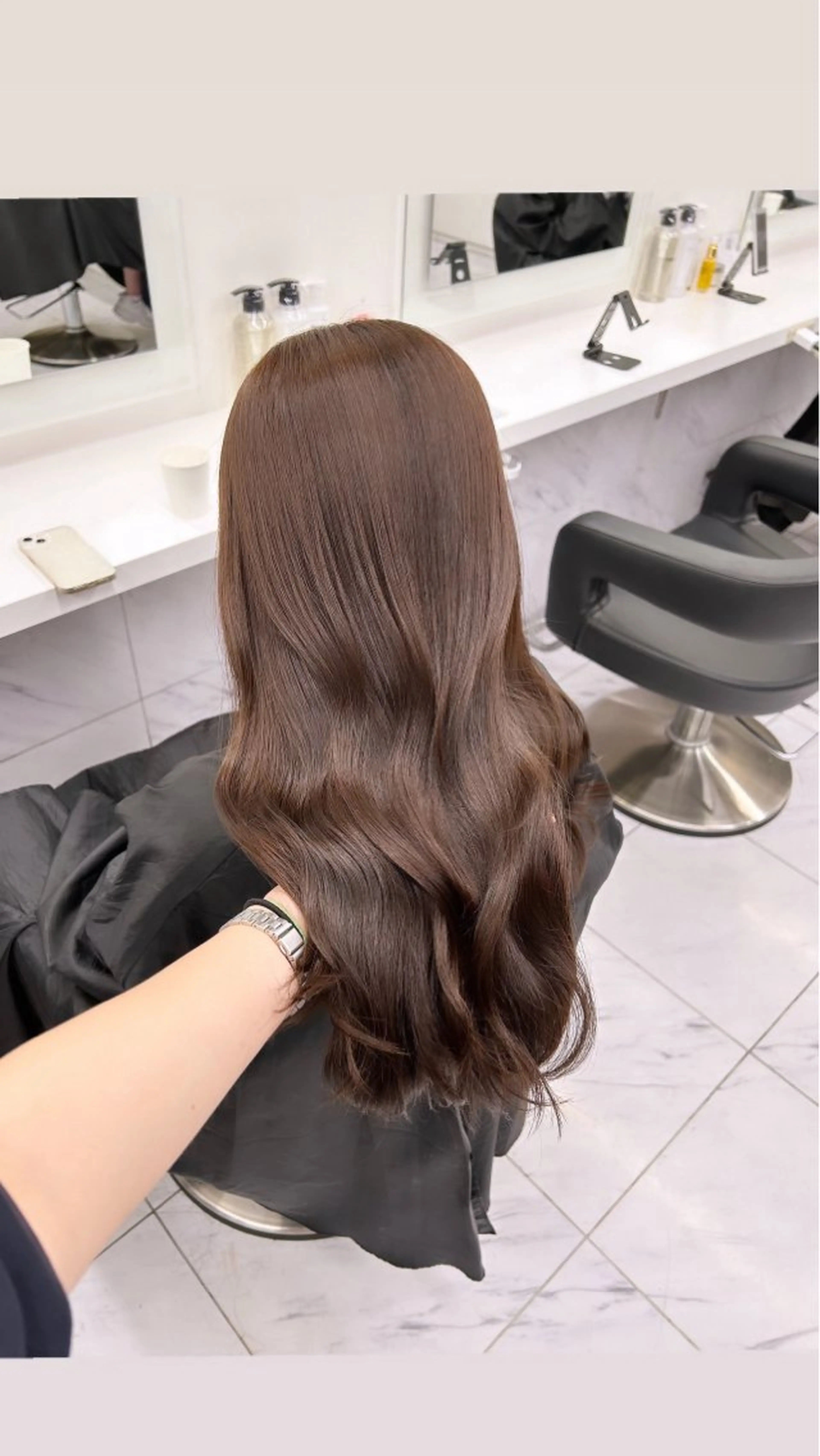 カラー ヘアカラー 透明感ベージュ🤎 ナチュラルレイヤーのヘアスタイル