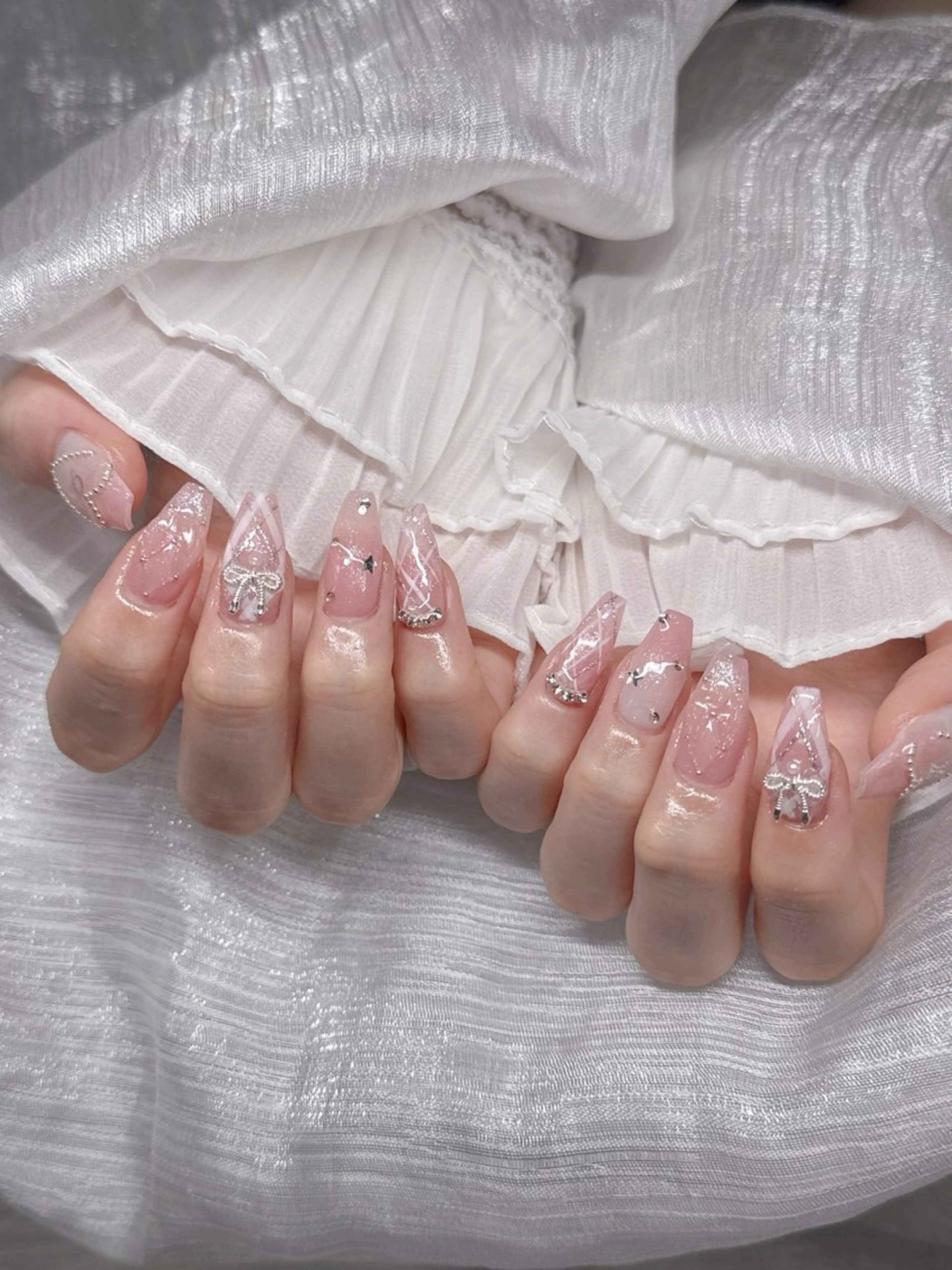 ネイル オーロラネイル チークネイル 長さ出し フットネイル フレンチネイル ハンドネイル Lee Ainのネイルデザイン